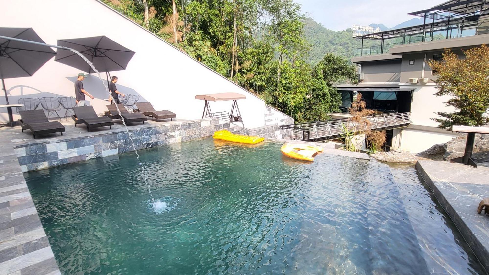Lotus Premium - Group Tours Ha Giang