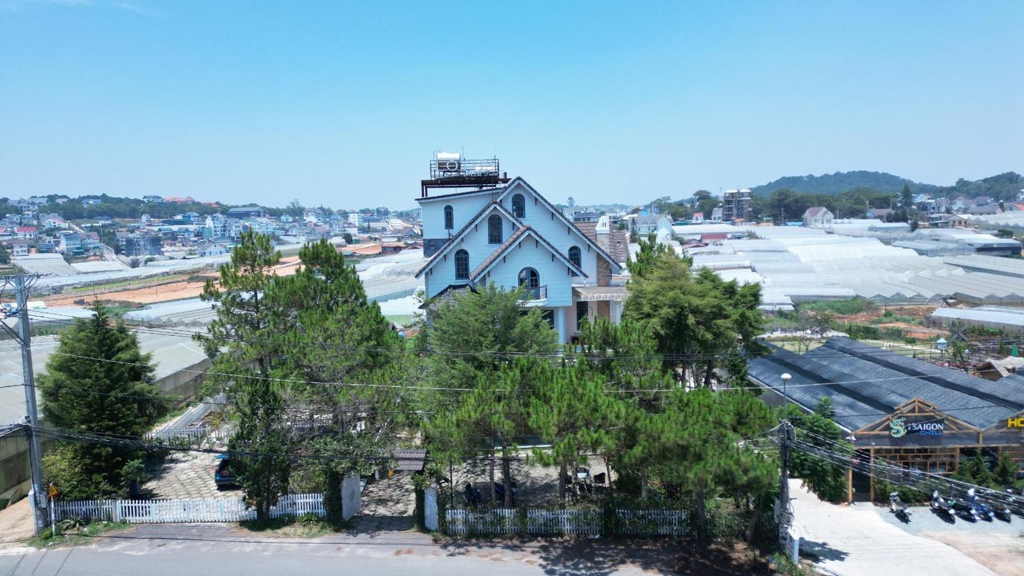 Akama Boutique Hotel