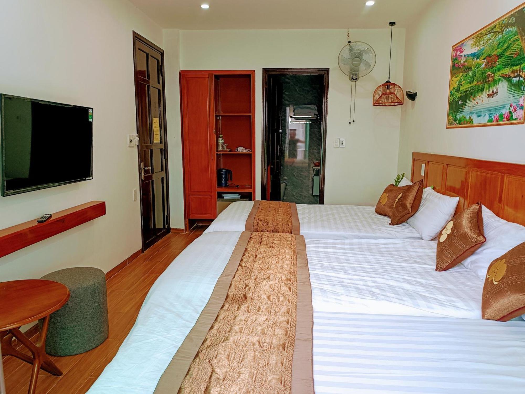 Hotel Phuong Dong