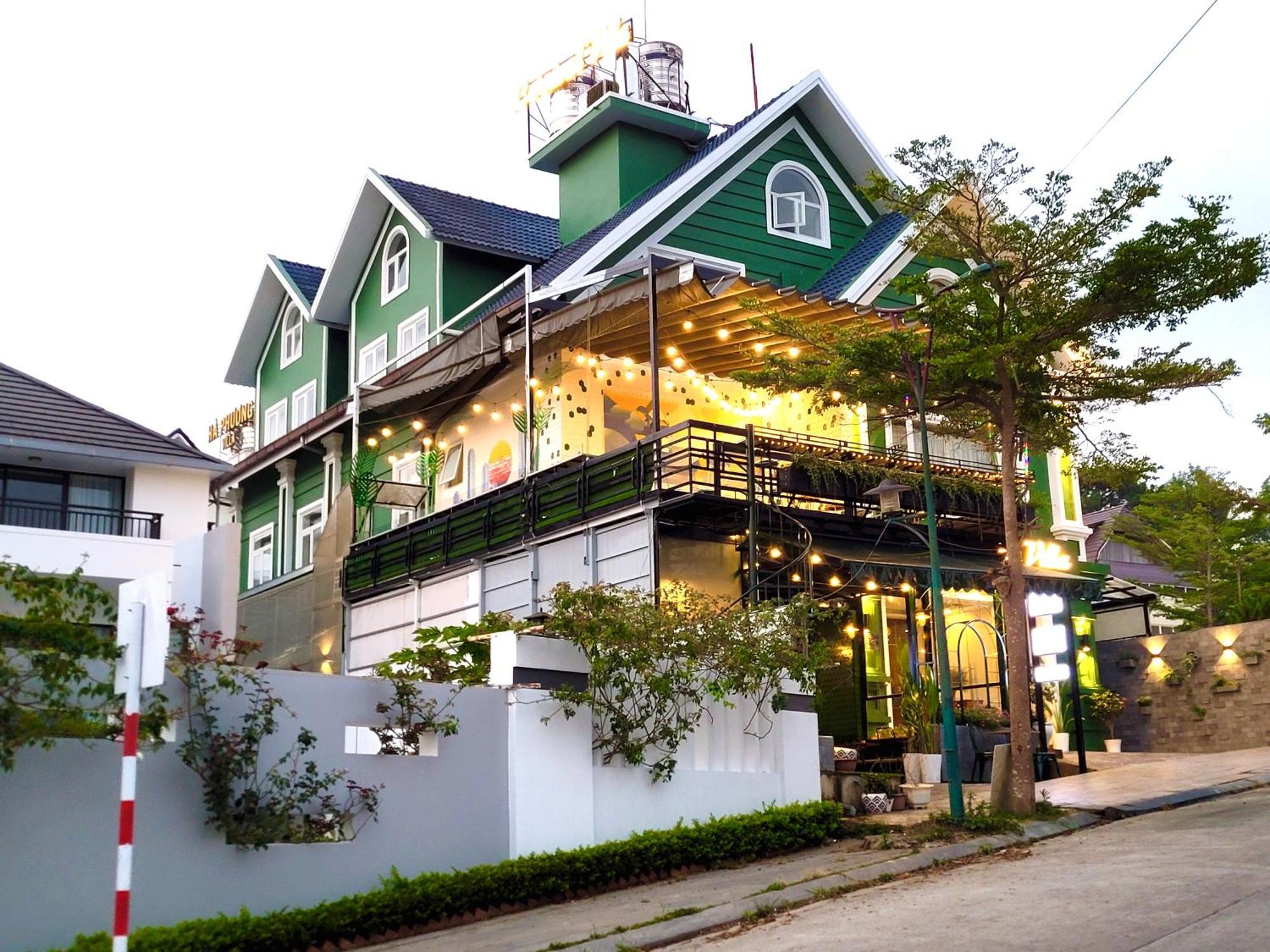 Khách sạn Carnival