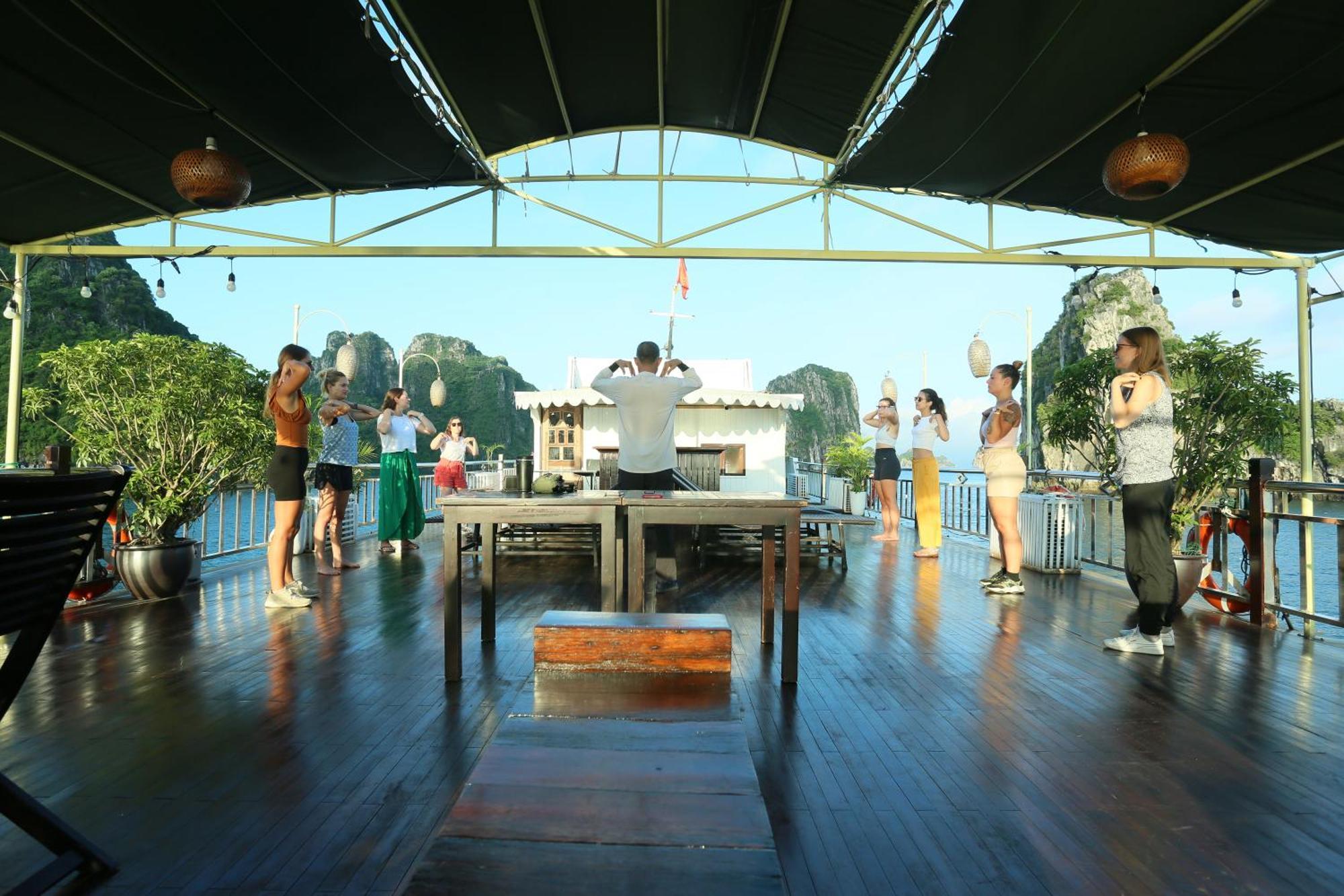 Garden Bay Classic Cruise 4*