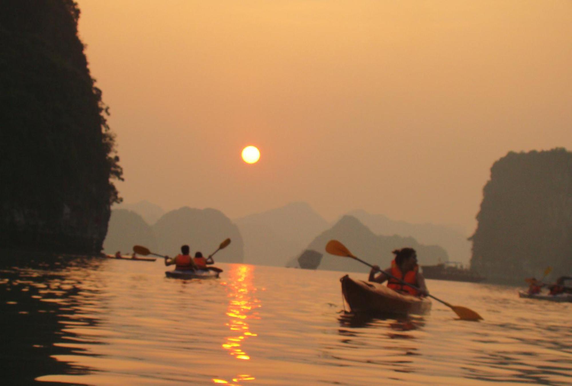 Garden Bay Classic Cruise 4* Ha Long