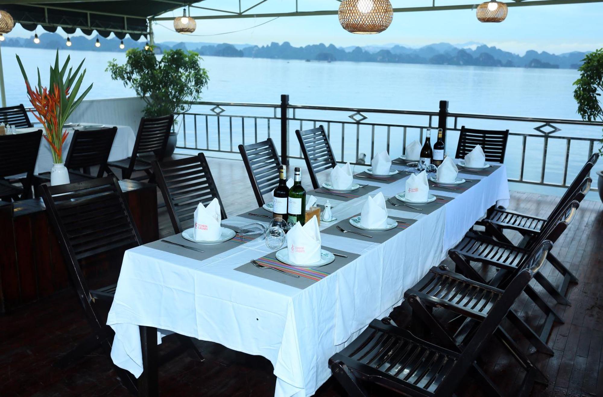 Garden Bay Classic Cruise 4* Ha Long