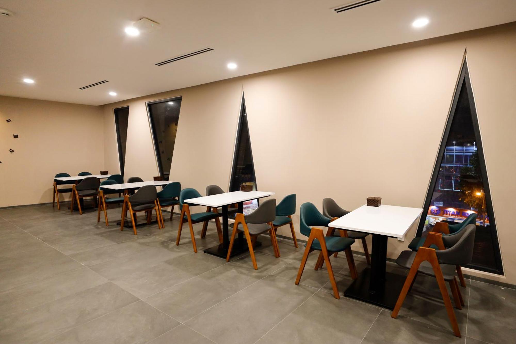 Saigon Travel Lounge Hotel