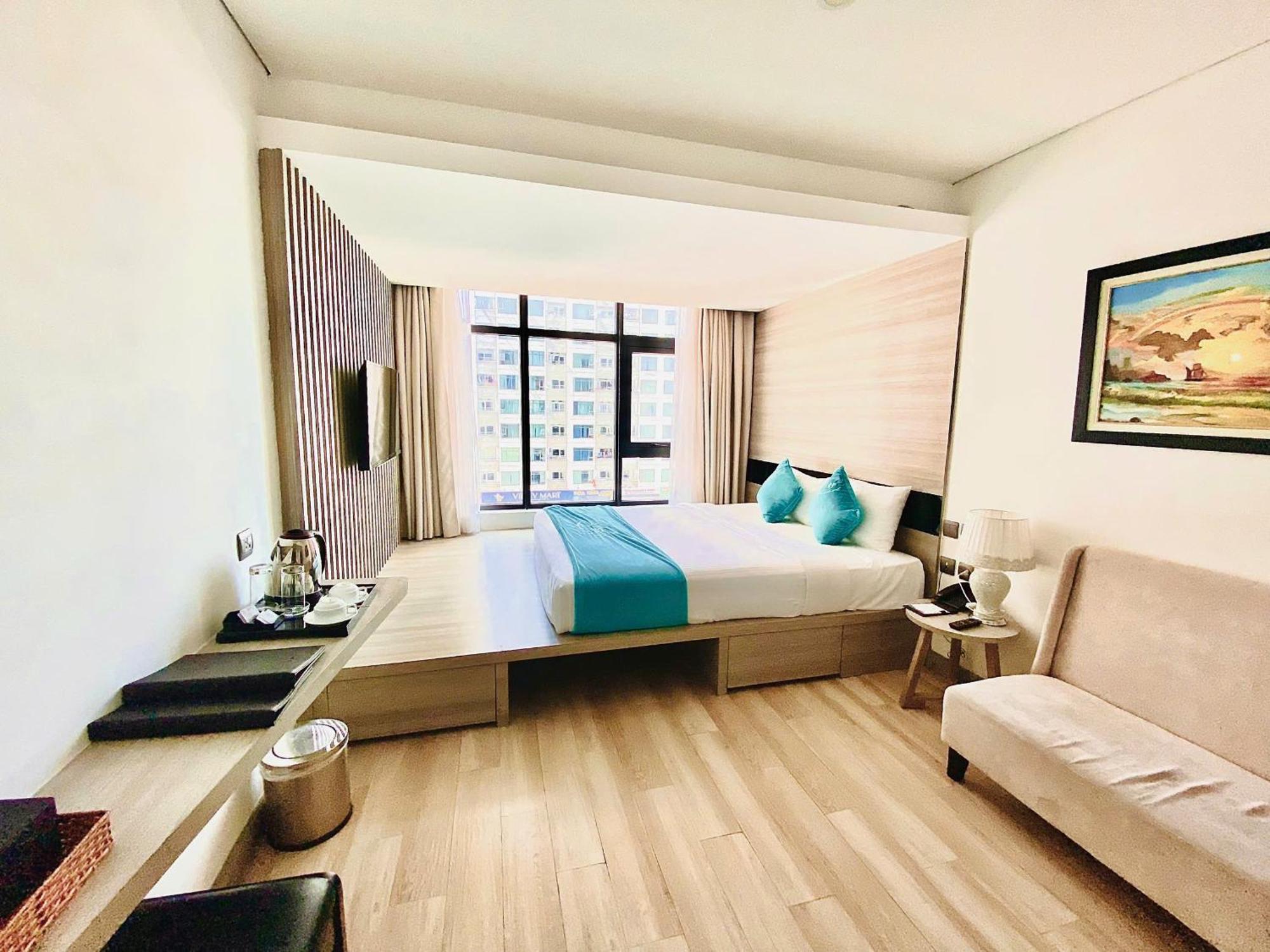 Hotel The Gold Holtel & 3*