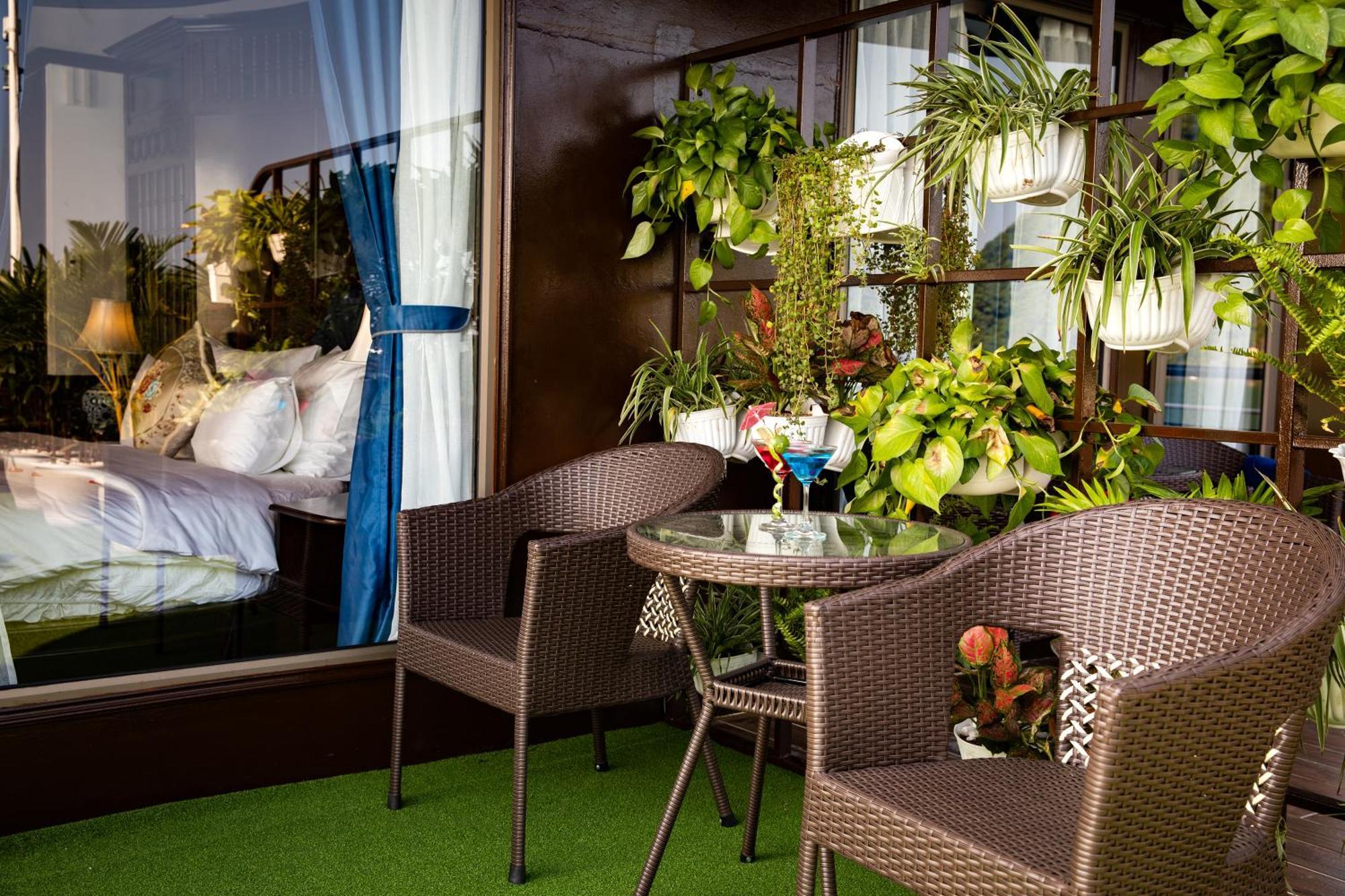 La Casta Regal Cruise Botel 5*