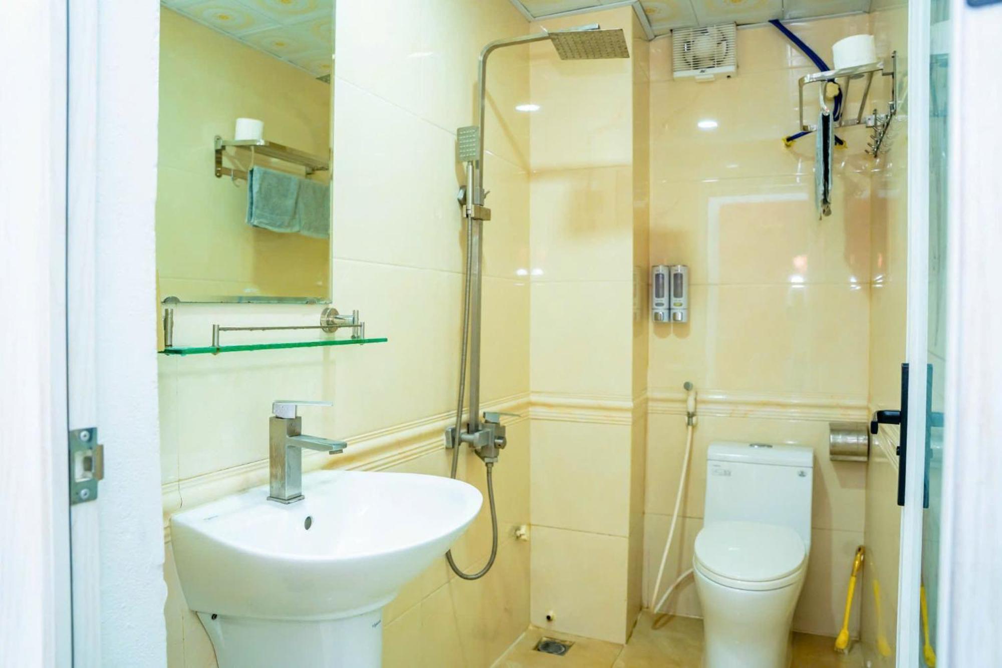 Hotel Duc Duy Cat Ba 3*