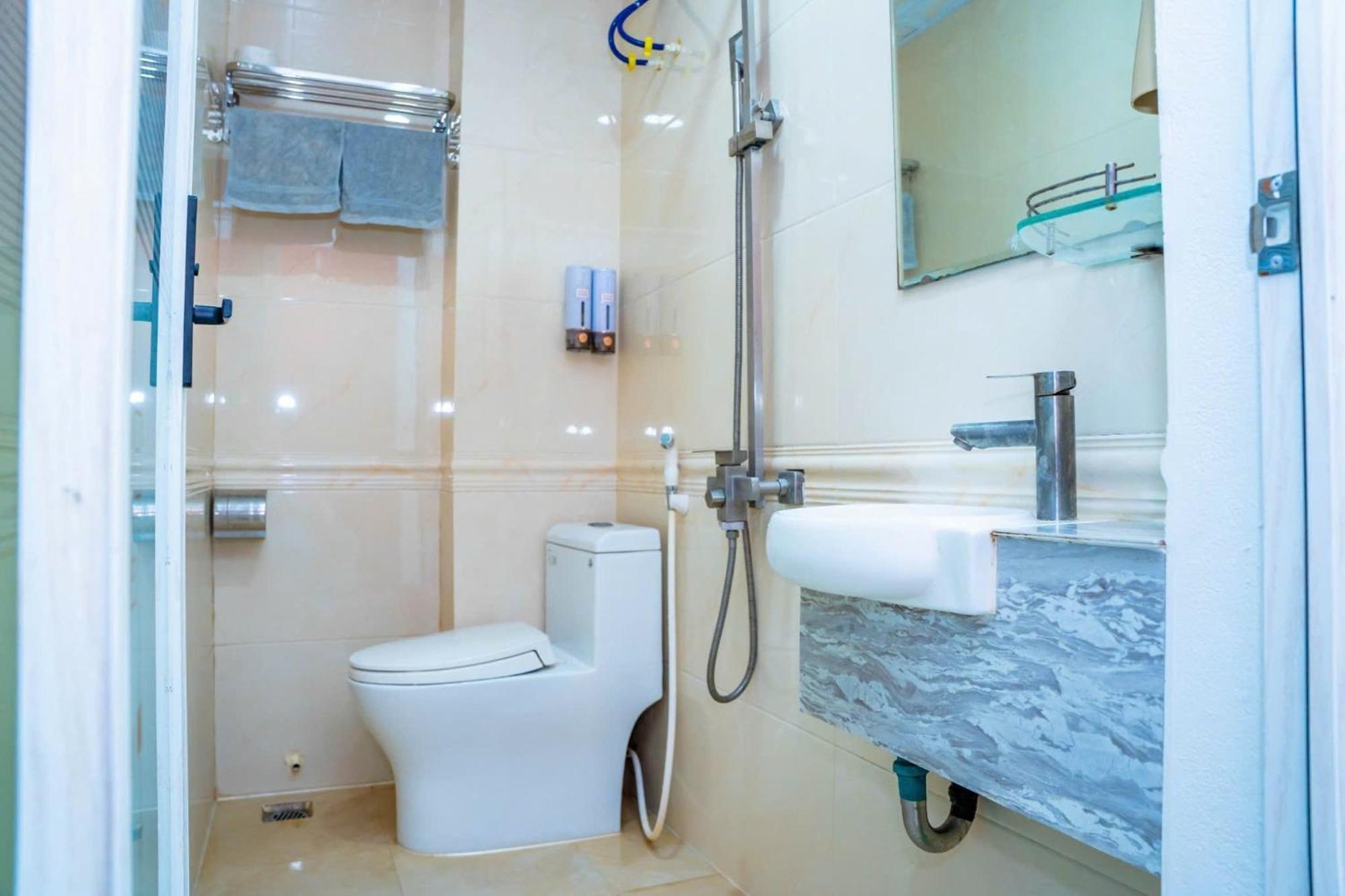 Hotel Duc Duy Cat Ba 3*