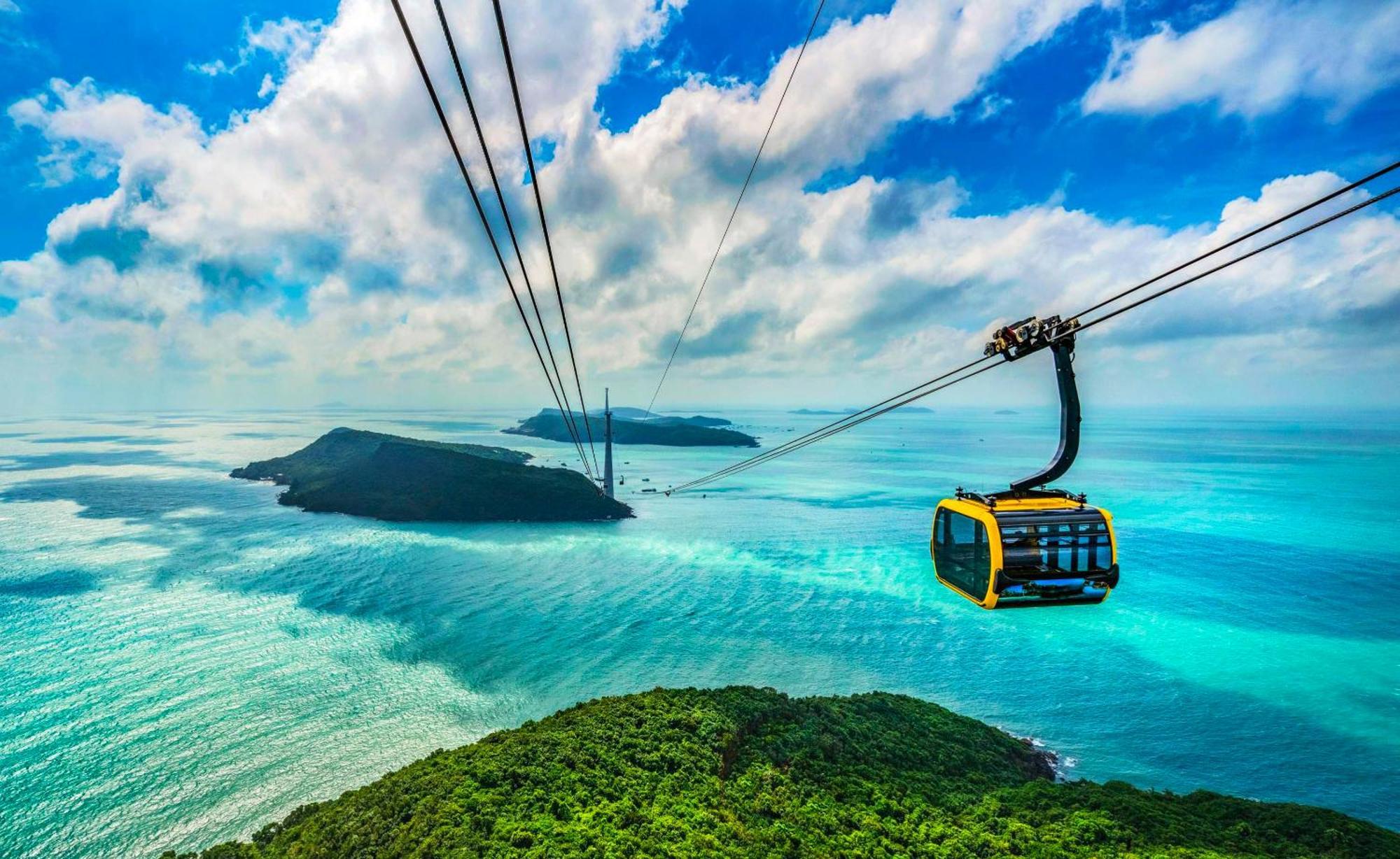 Rova - Free Hon Thom Cable Car & Aquatopia Water Park - Ven Sunset Town