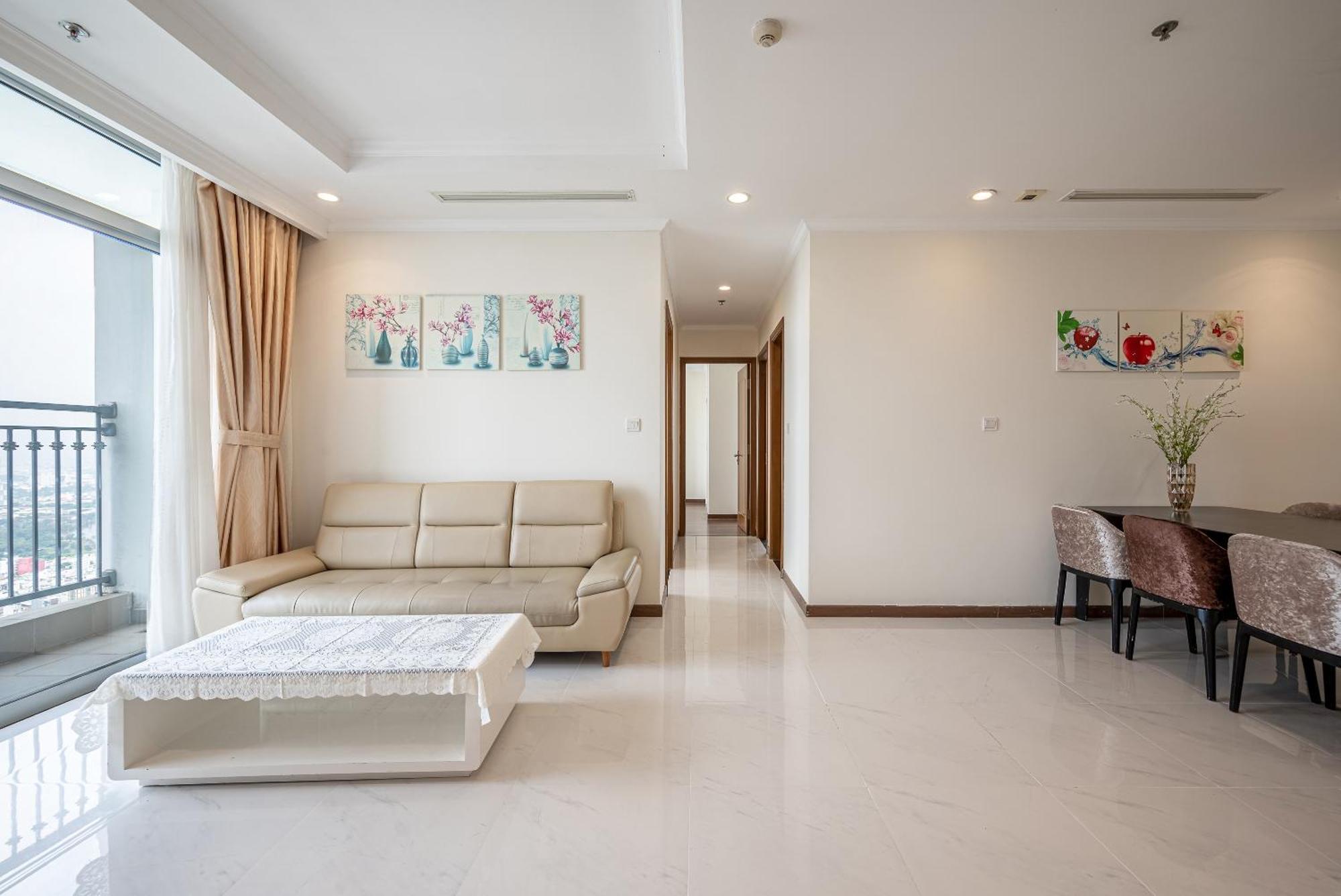 Vinhomes Park Apartment- Landmark Luxury Apartment *