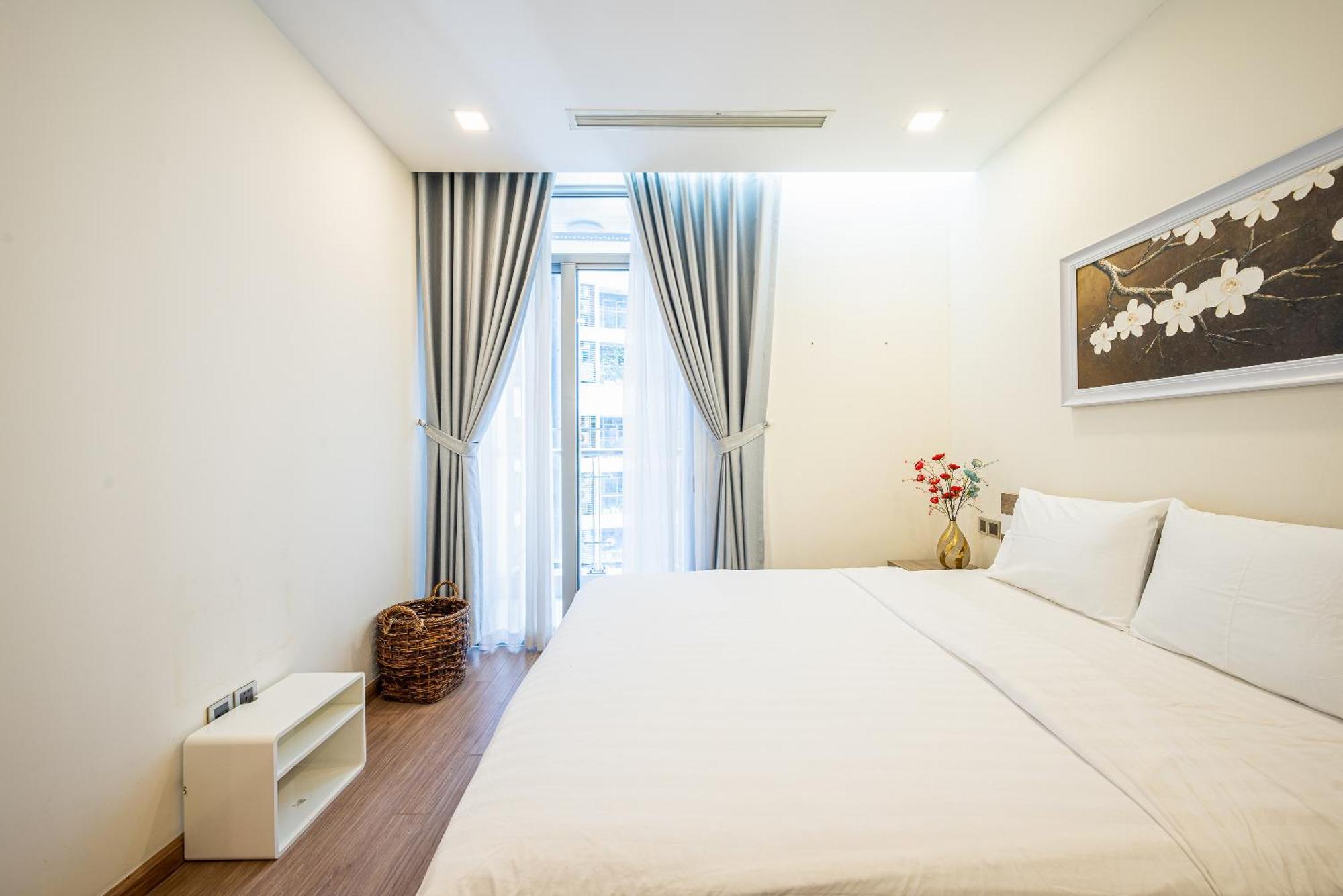 Vinhomes Park Apartment- Landmark Luxury Ho Chi Minh City