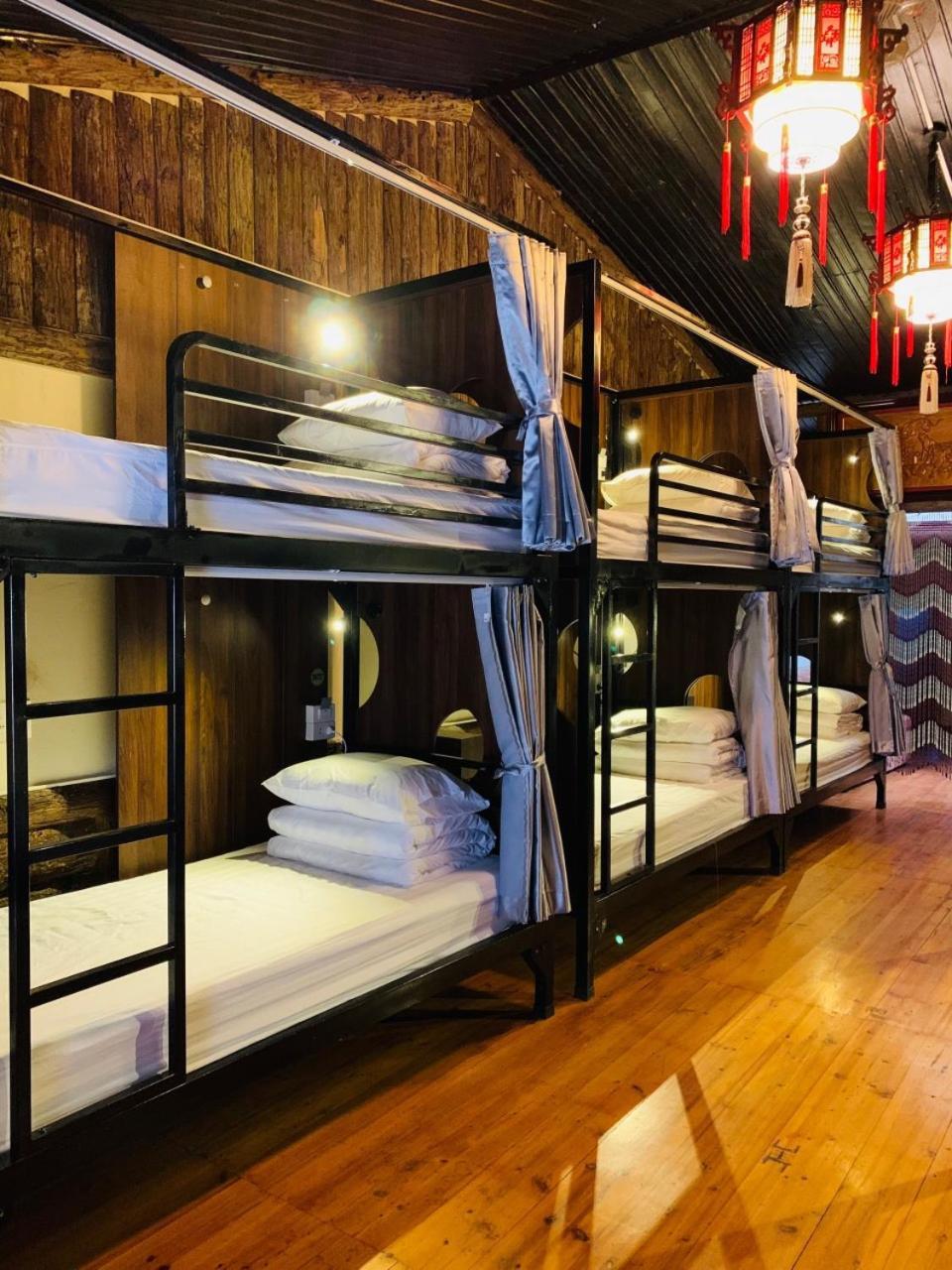 Mai's Dong Hotel 2*