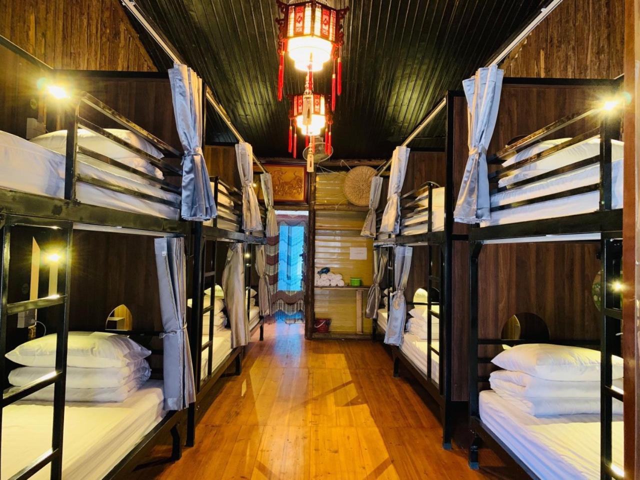 Mai's Dong 2* Dong Van (Ha Giang)
