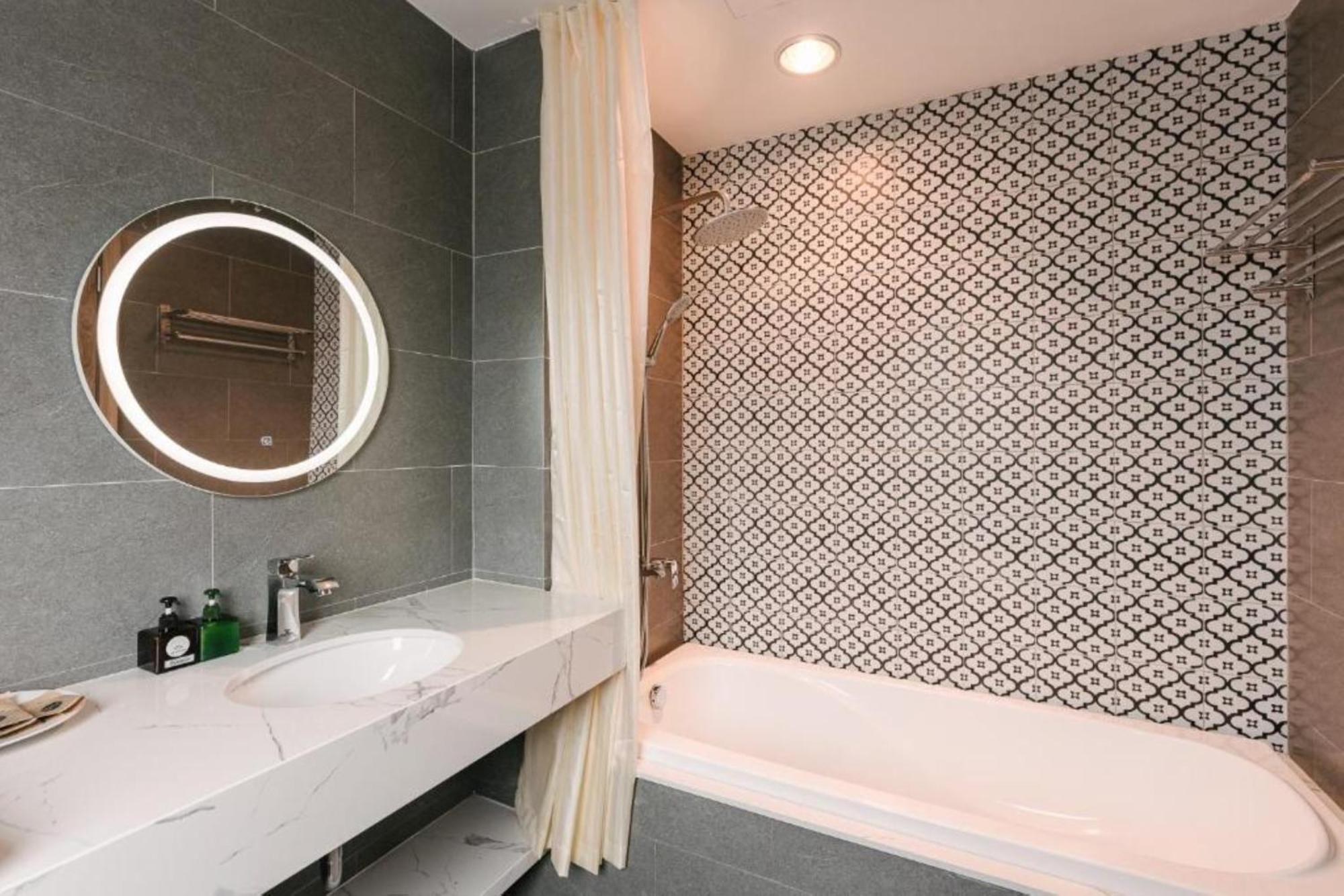 Lux Japan Town Hotel Hanoi