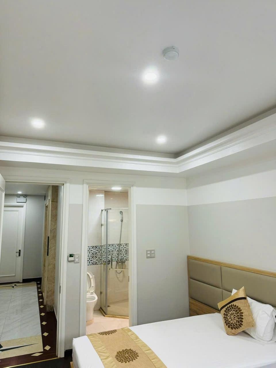 Khách sạn Cozy Hạ Long