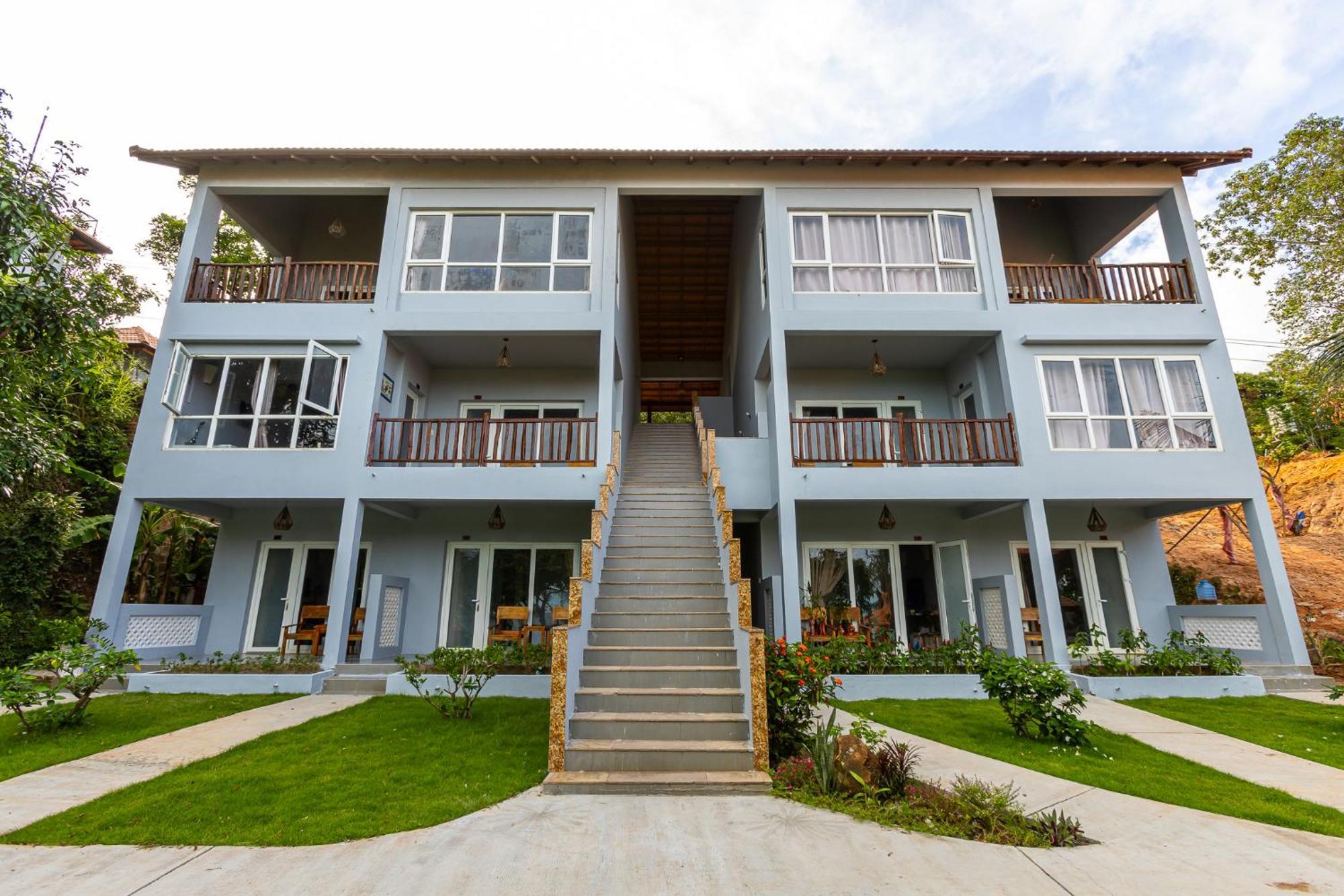 Cosian Bay Resort