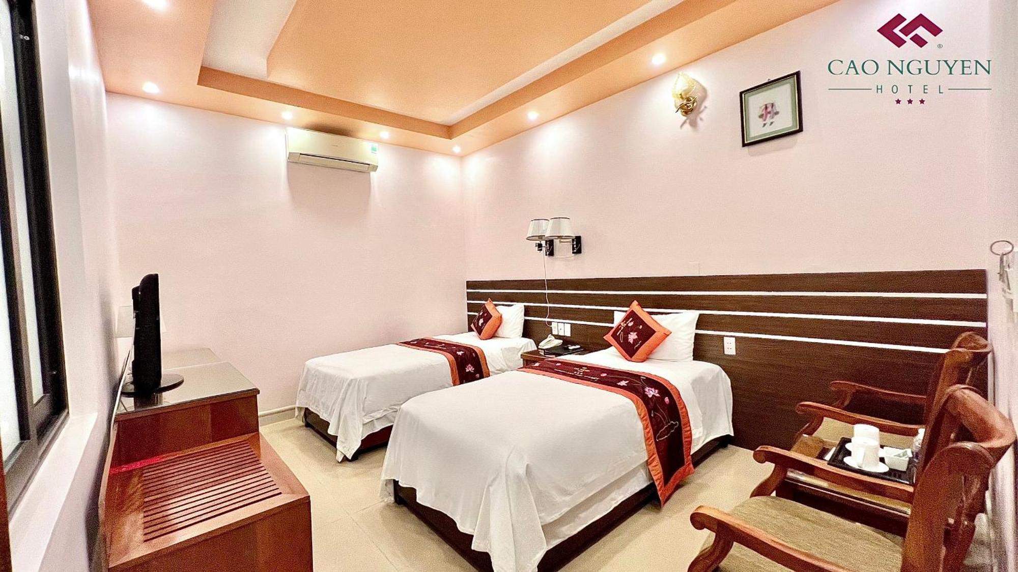 Cao Nguyen - Tours & Motorbikes - Plateau Hotel Ha Giang