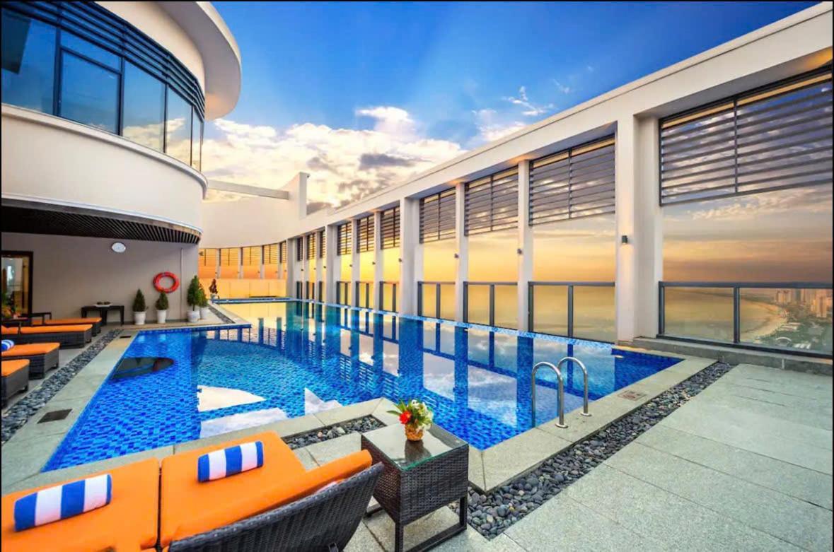 Luxury In Sheraton Buiding Đà Nẵng
