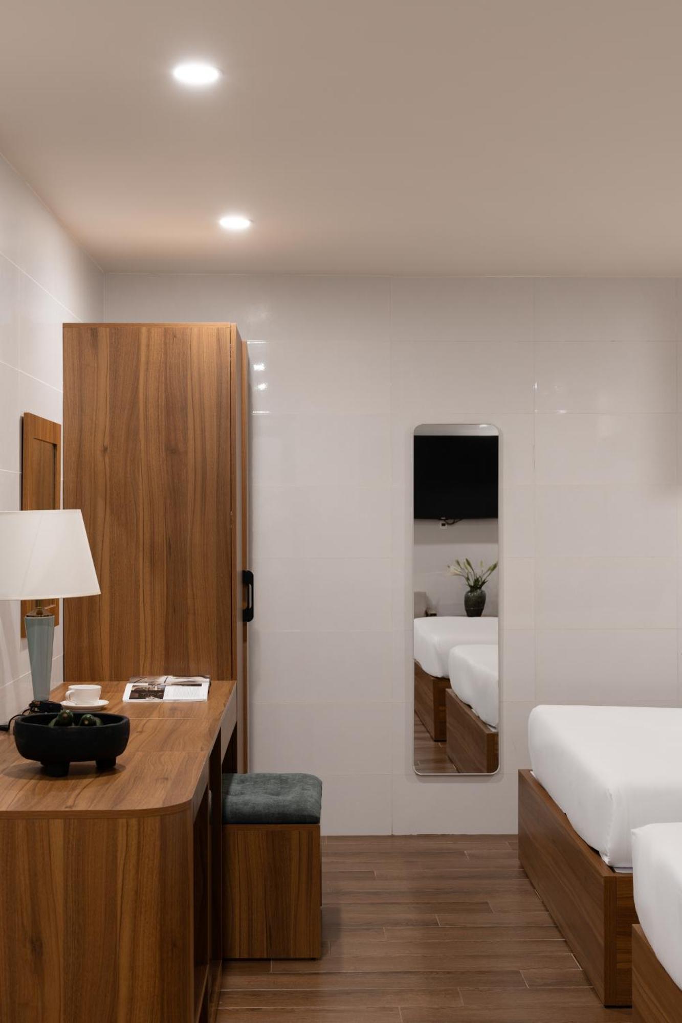 Lumina Hotel