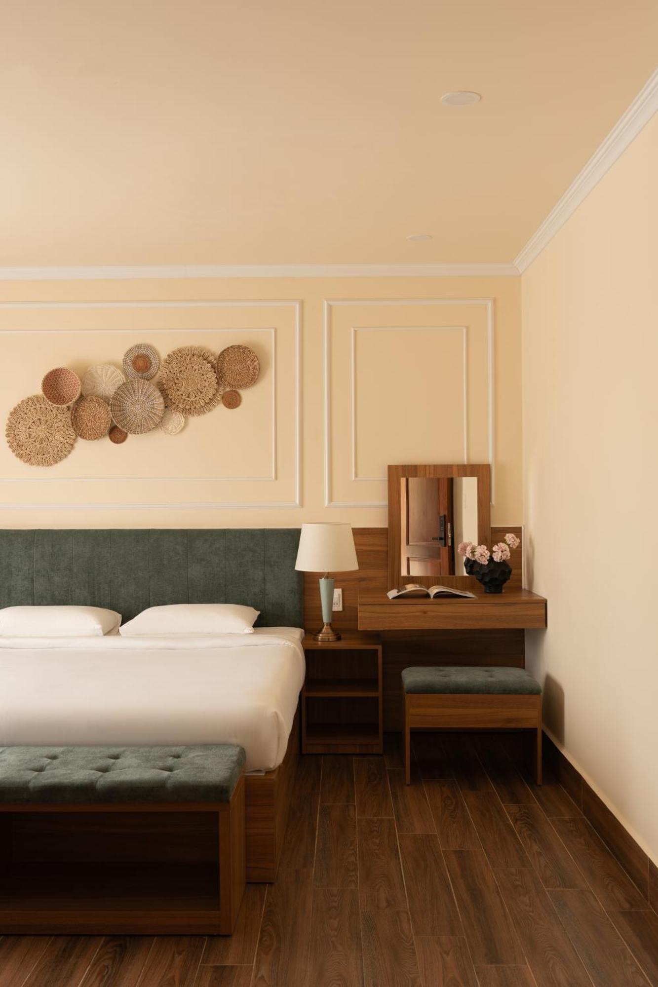 Lumina Hotel