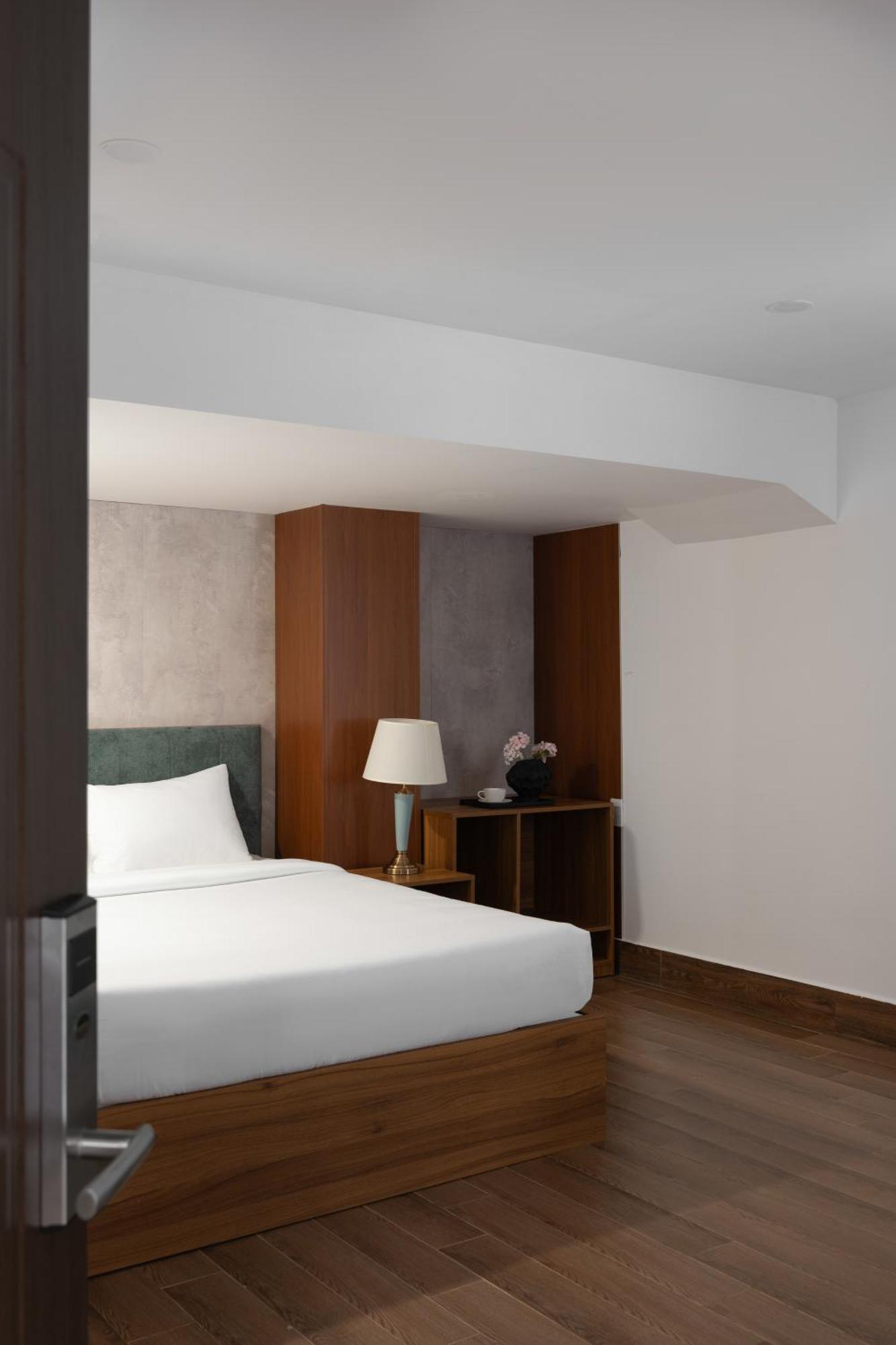 Lumina Hotel