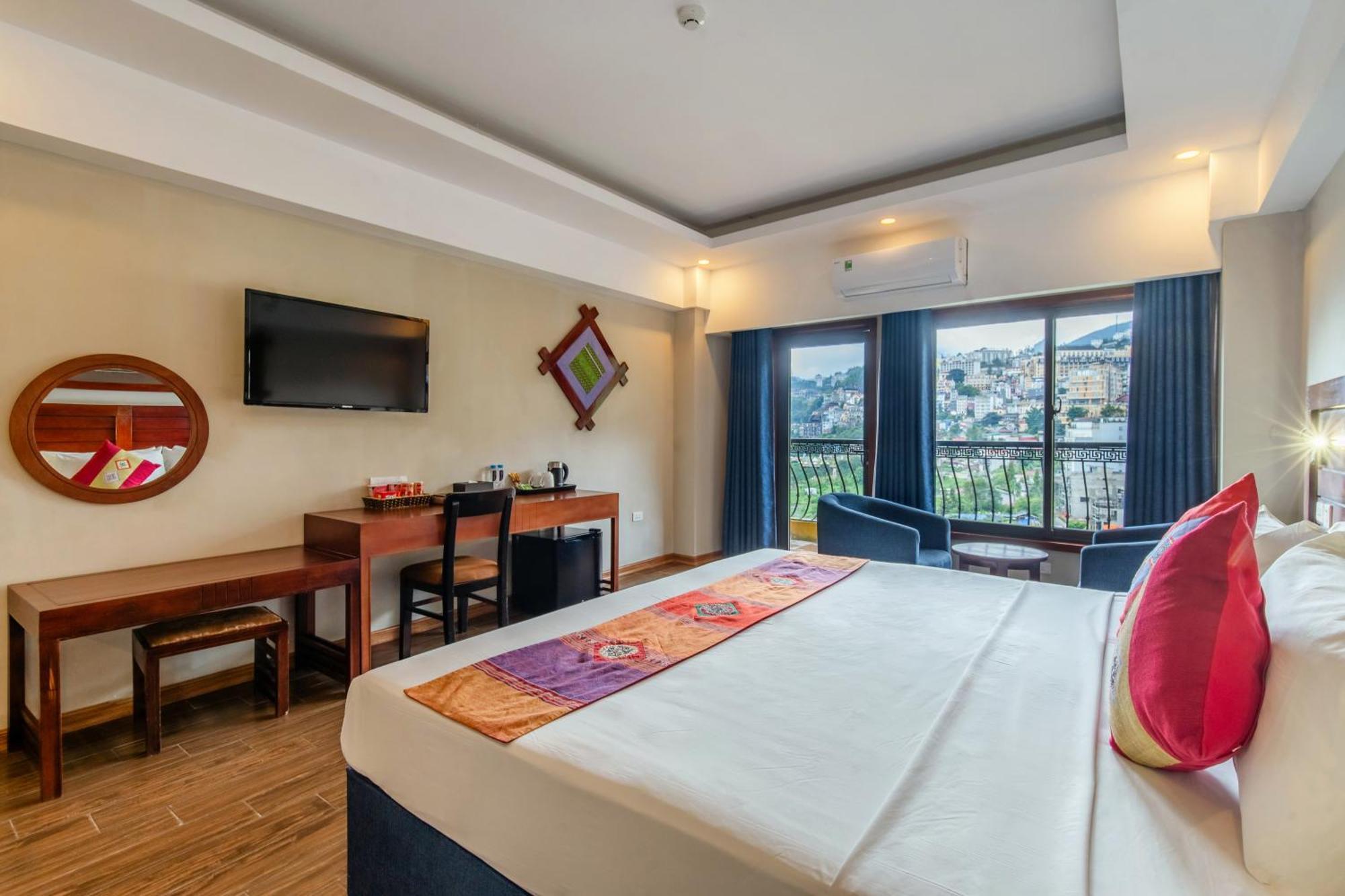 Charm 4* Sapa