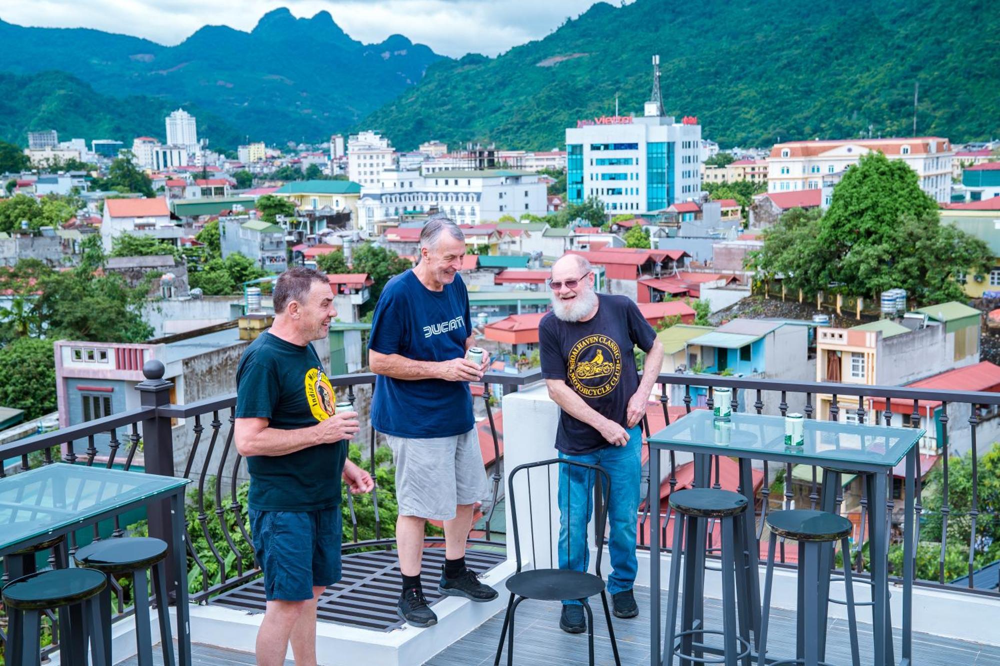 Lila & Motorbike Tours Hotel