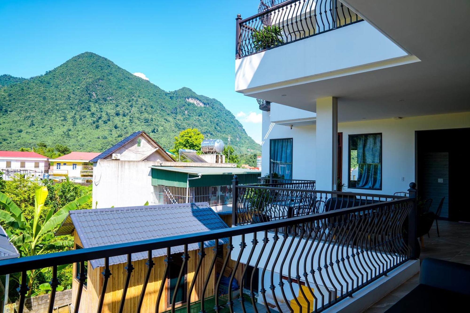 Lila & Motorbike Tours Hotel
