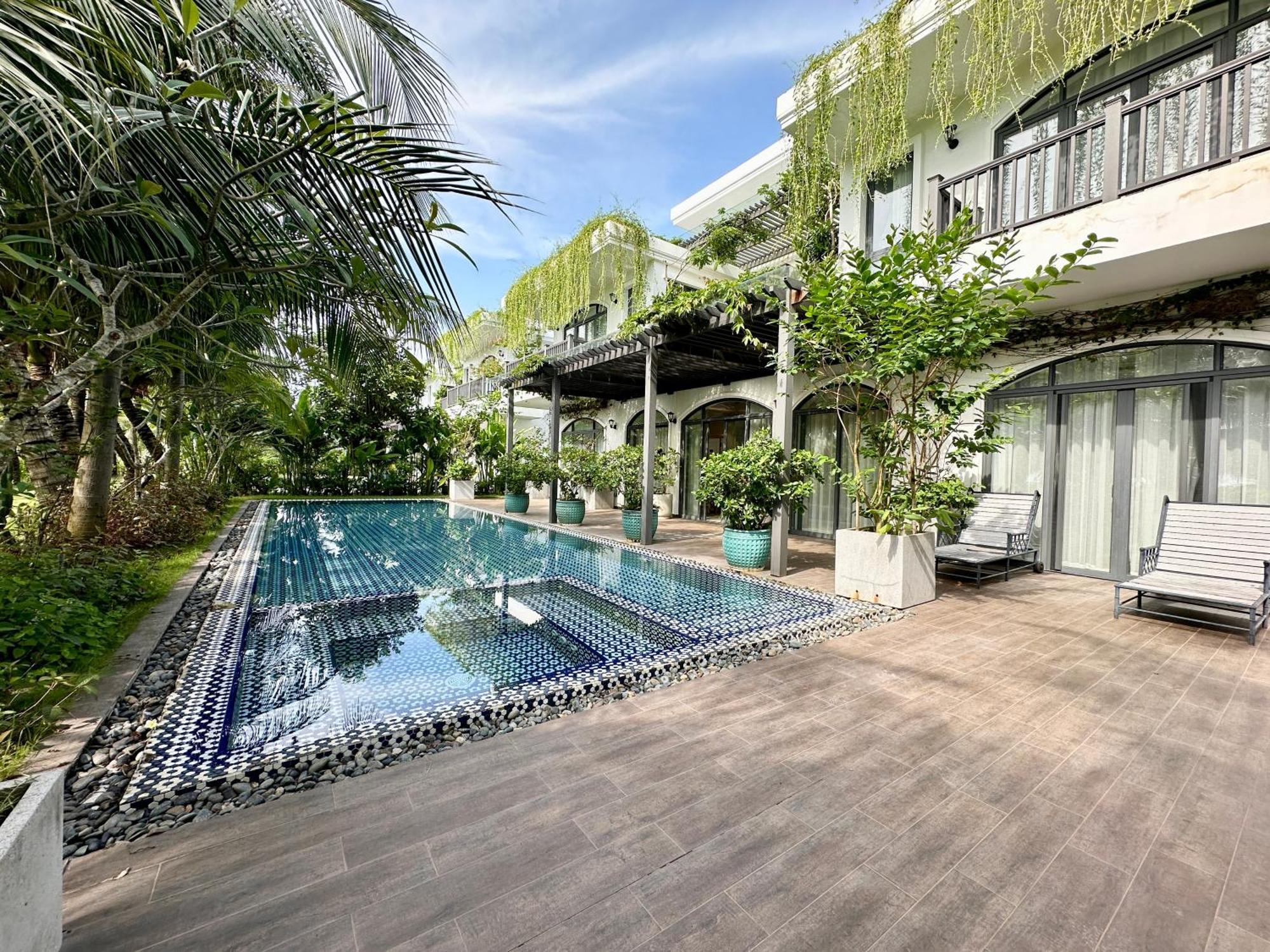 Bellevue West 4br Beachfront With Private Swimming Pool Phu Quoc