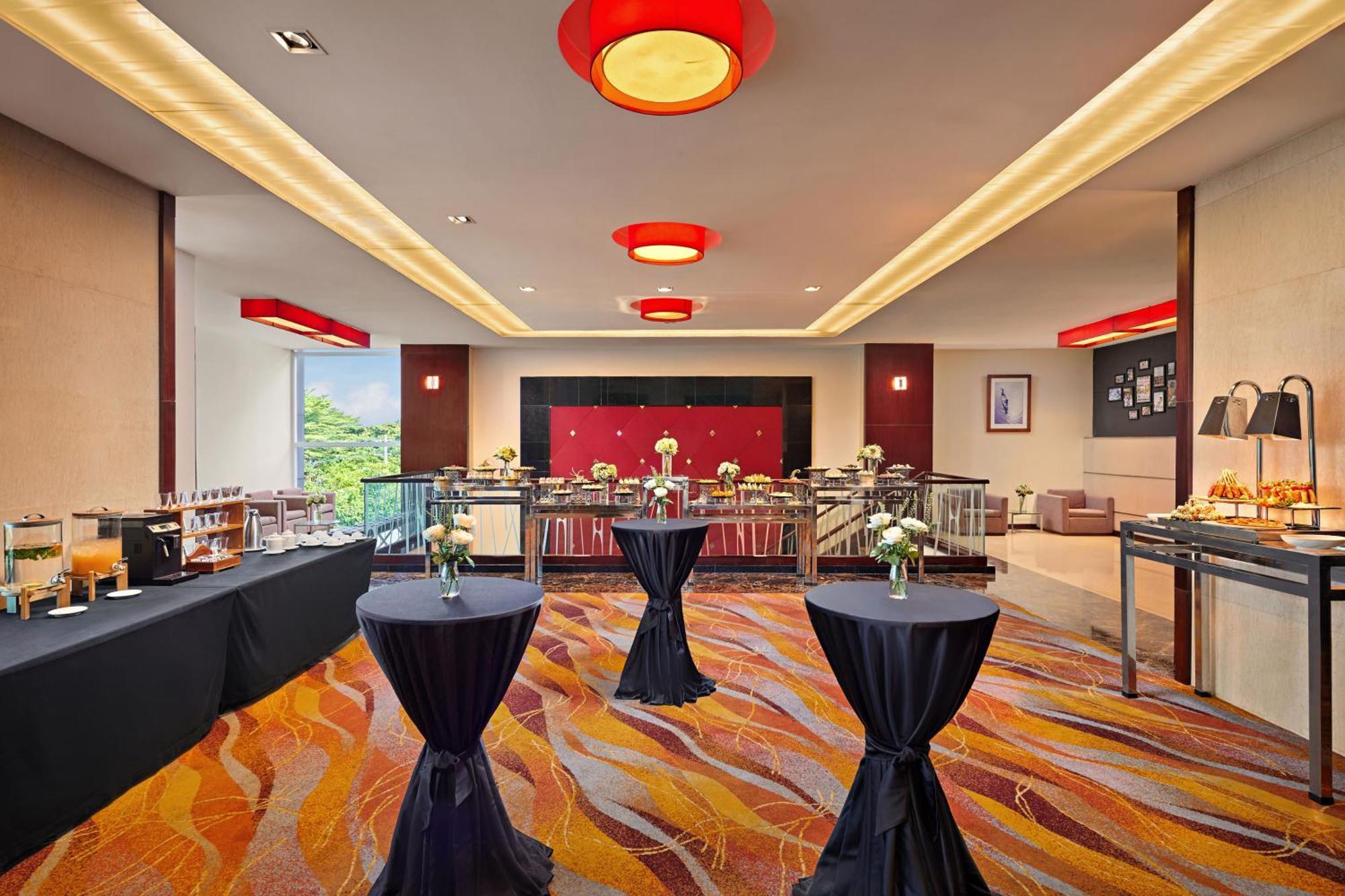 Novotel Khách sạn 4*