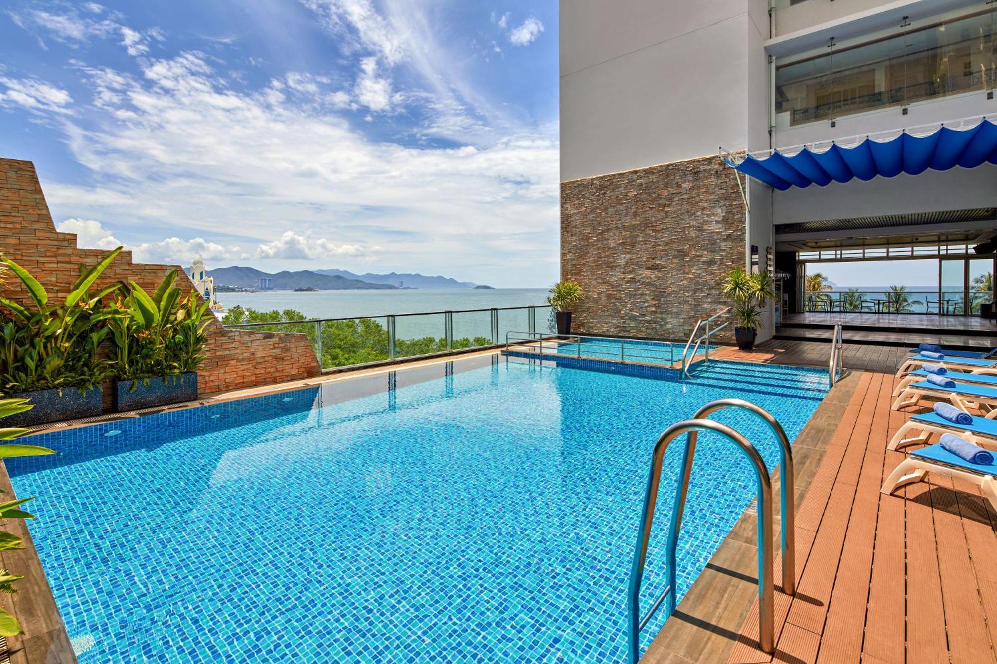 Khách sạn Novotel Nha Trang