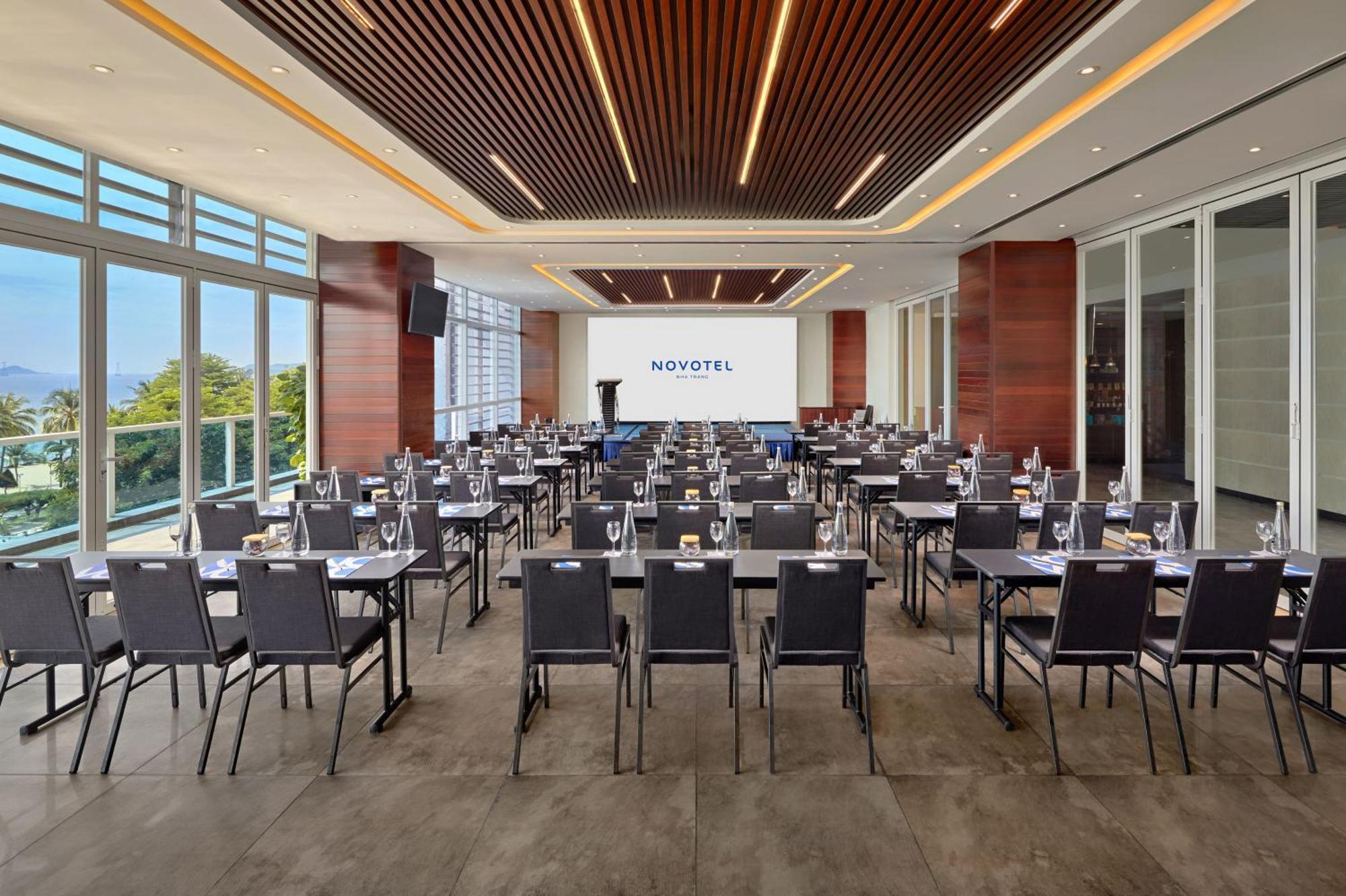 Khách sạn Novotel