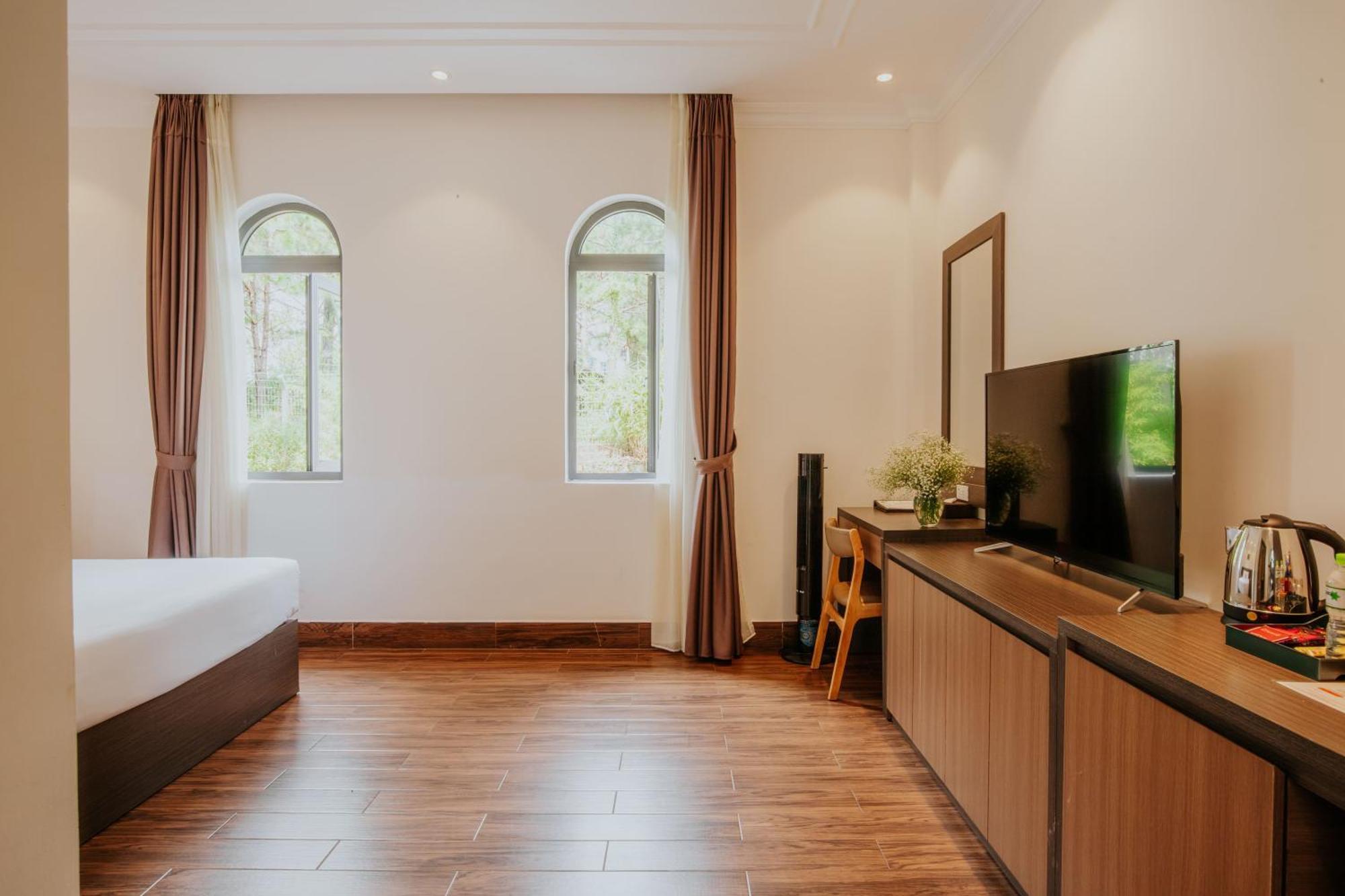Khu nghỉ mát Rừng Lá Kim 4*