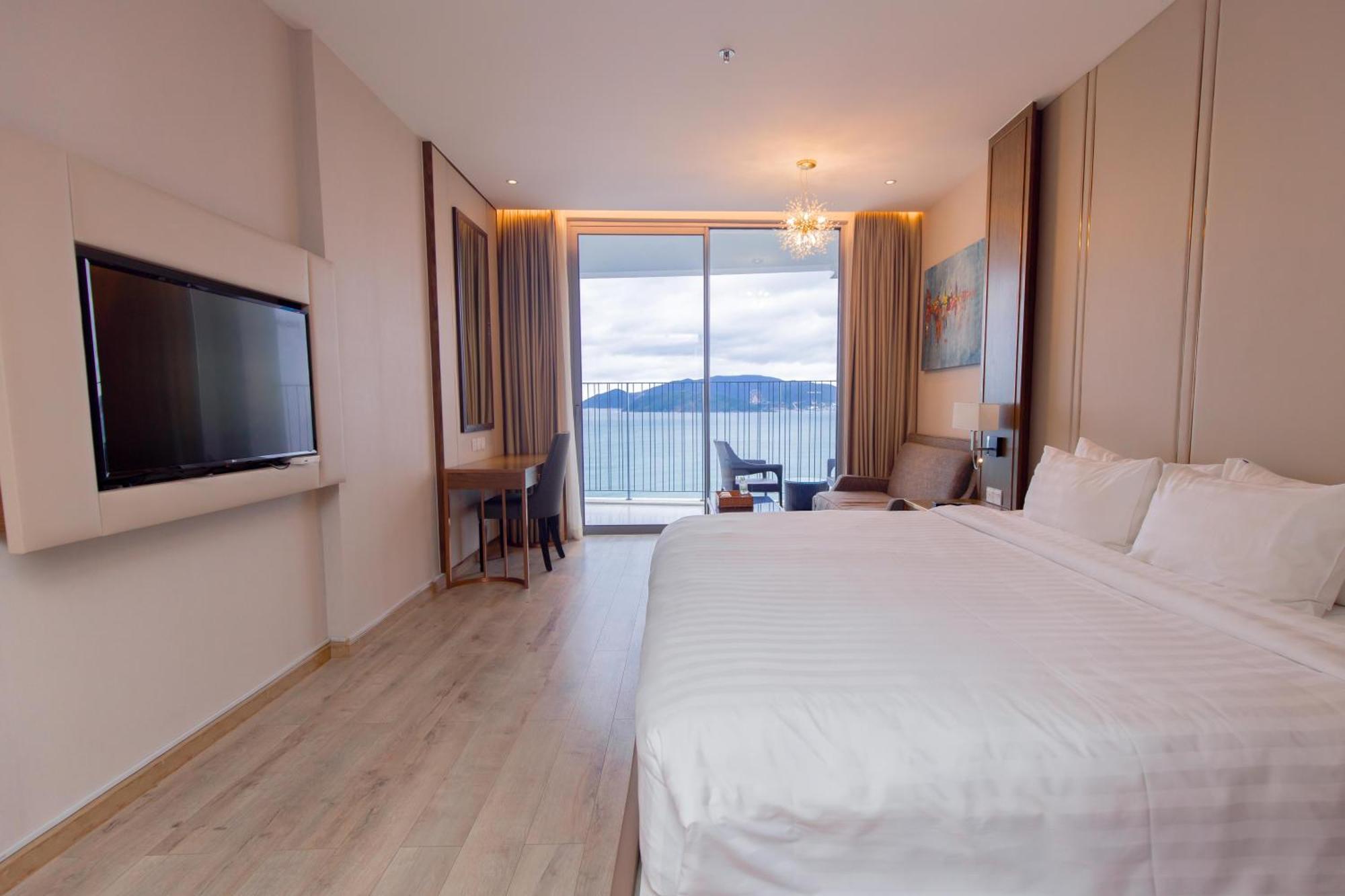Moonlight Bay Panorama Condotel Ocean View Aparthotel