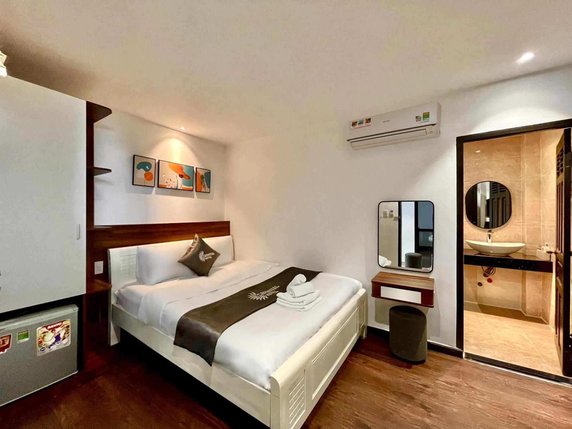 Hotel Carnival -