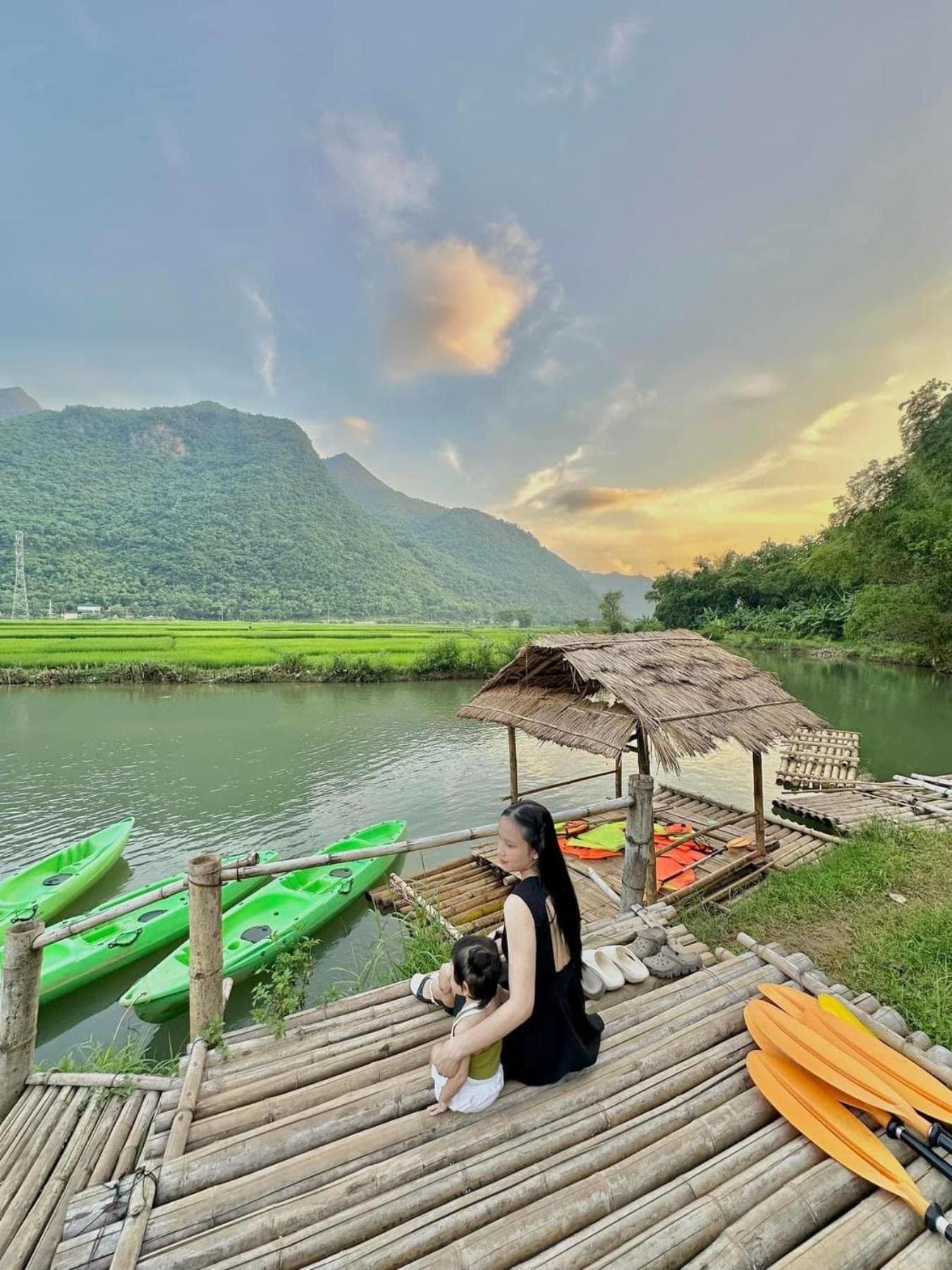 Riverside Camping *