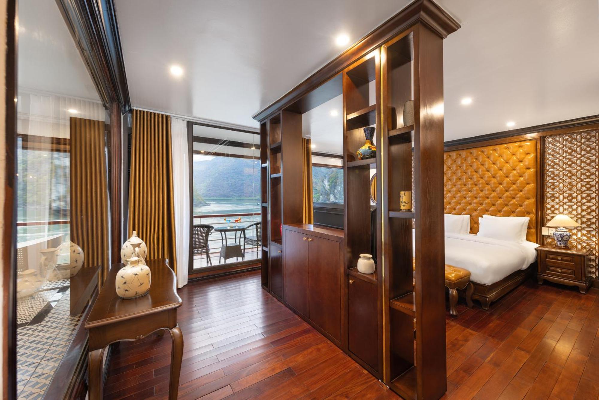 Aqua Of The Seas Cruise Halong 