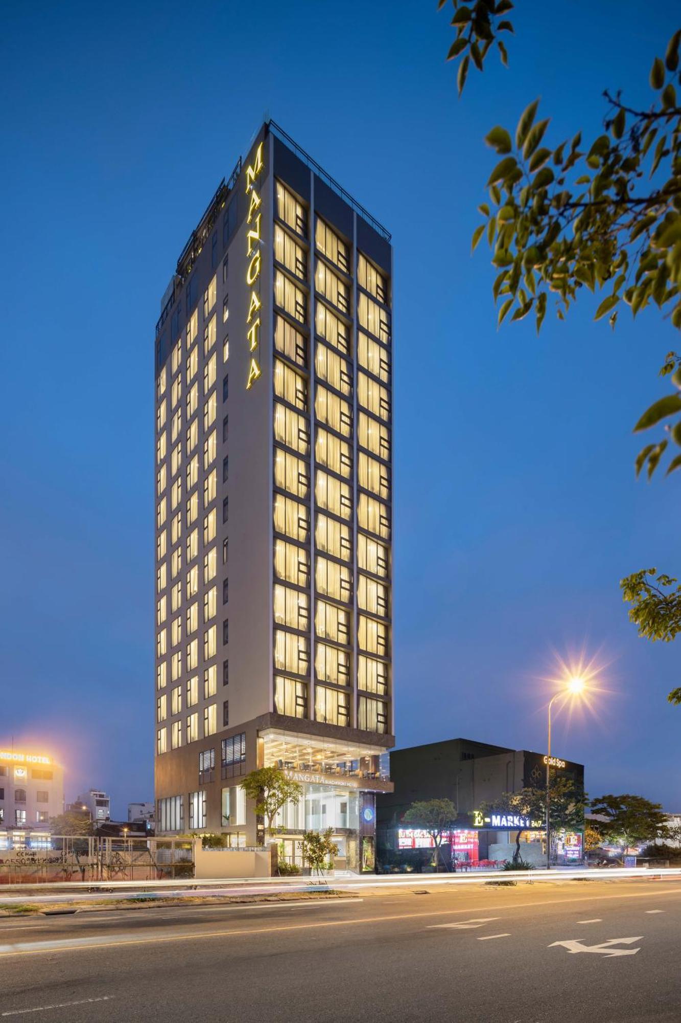Hotel Mangata Beachfront - Rooftop Bar Sea View 4*