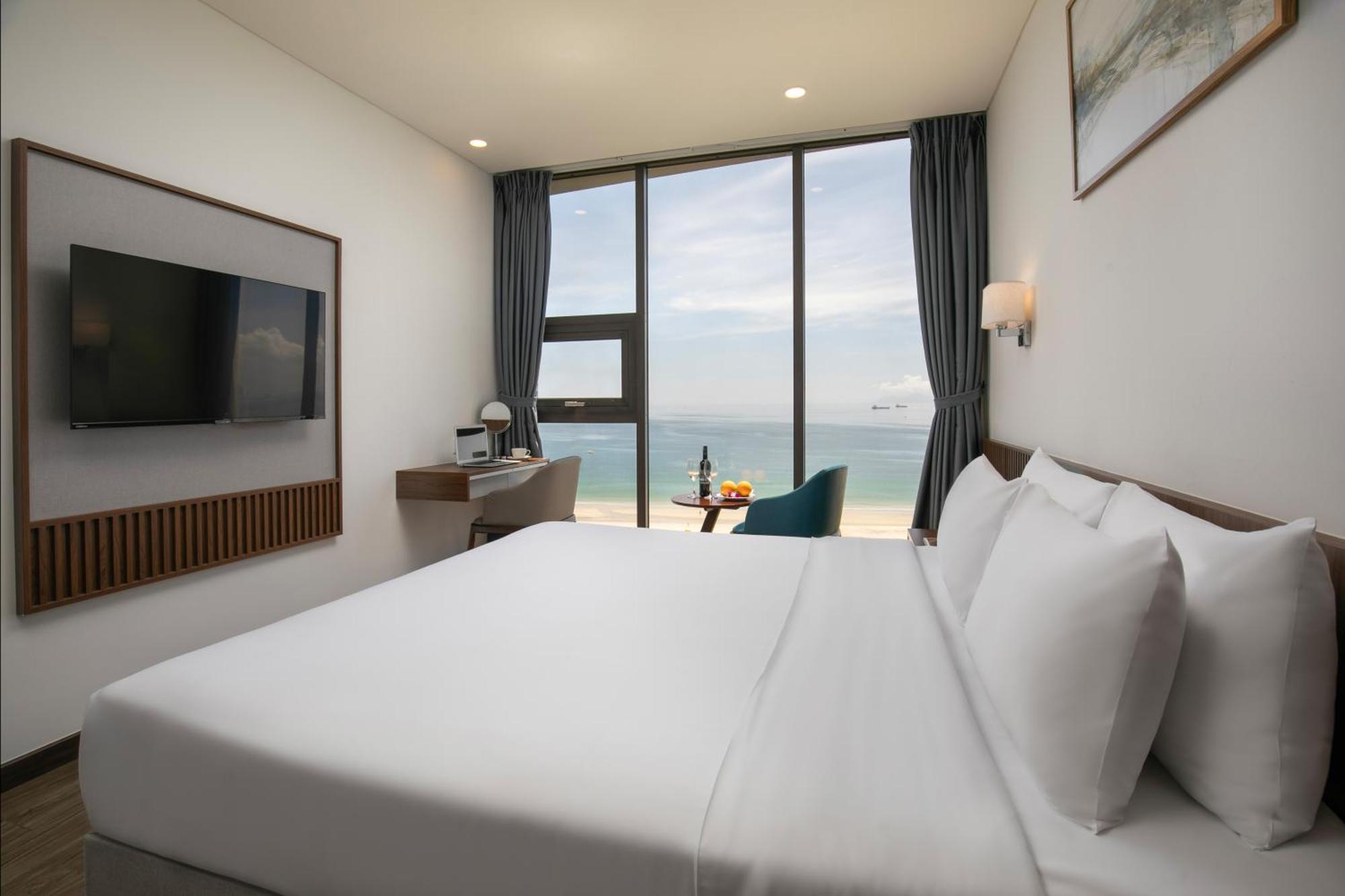 Hotel Mangata Beachfront - Rooftop Bar Sea View Da Nang