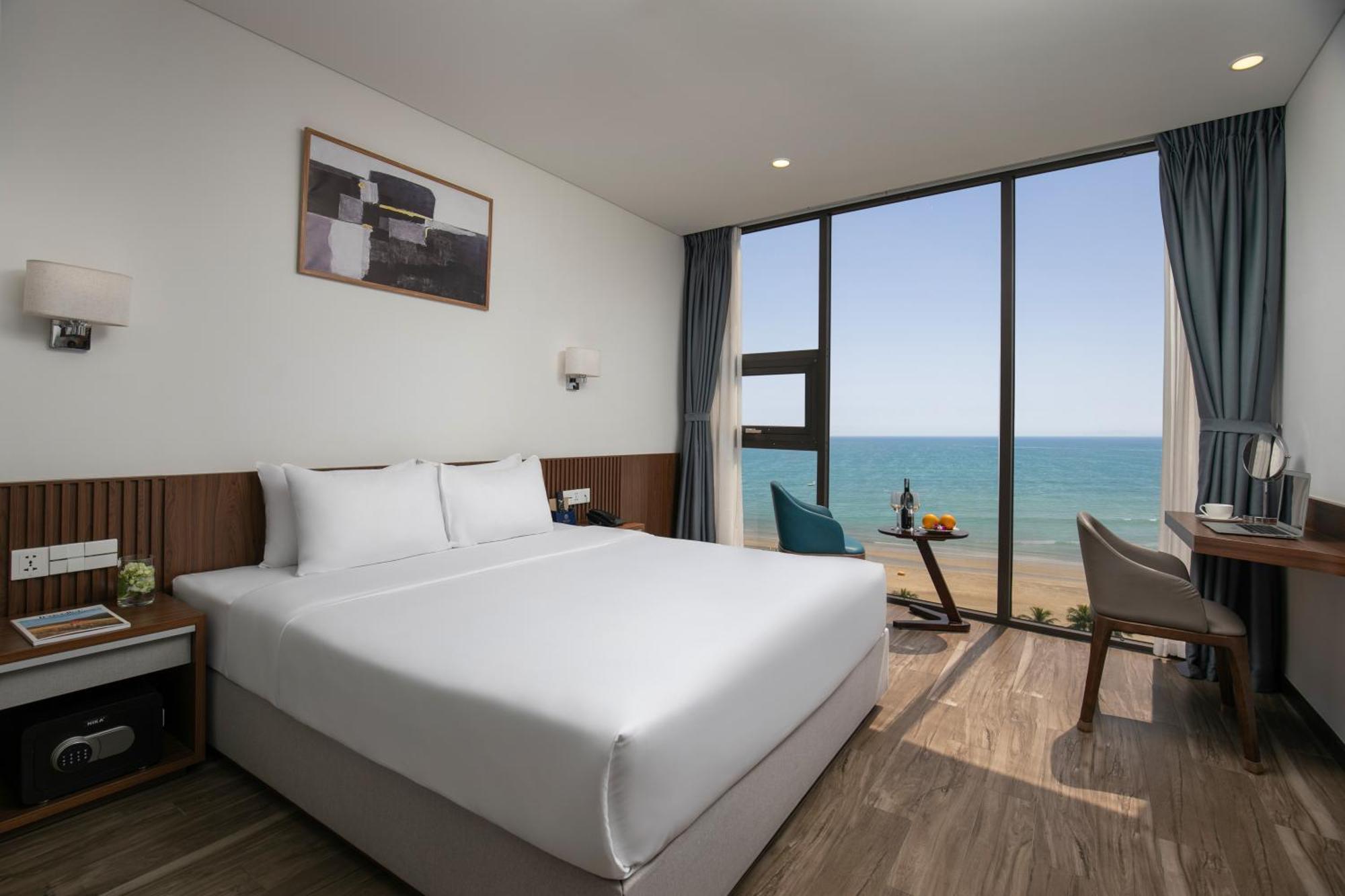 Mangata Beachfront - Rooftop Bar Sea View 4* Da Nang