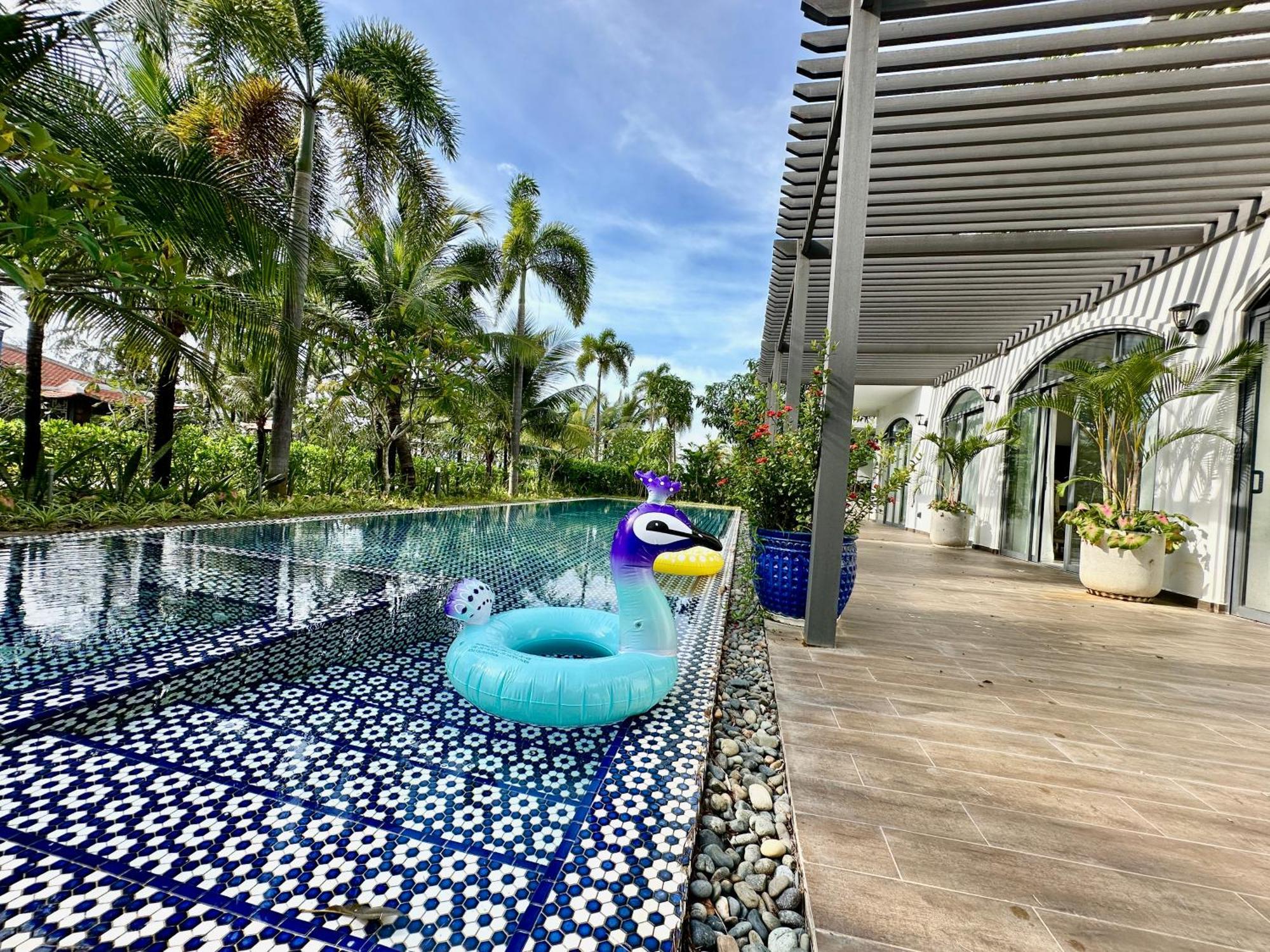 Bellevue West 4br Beachfront With Private Swimming Pool Villa Phu Quoc