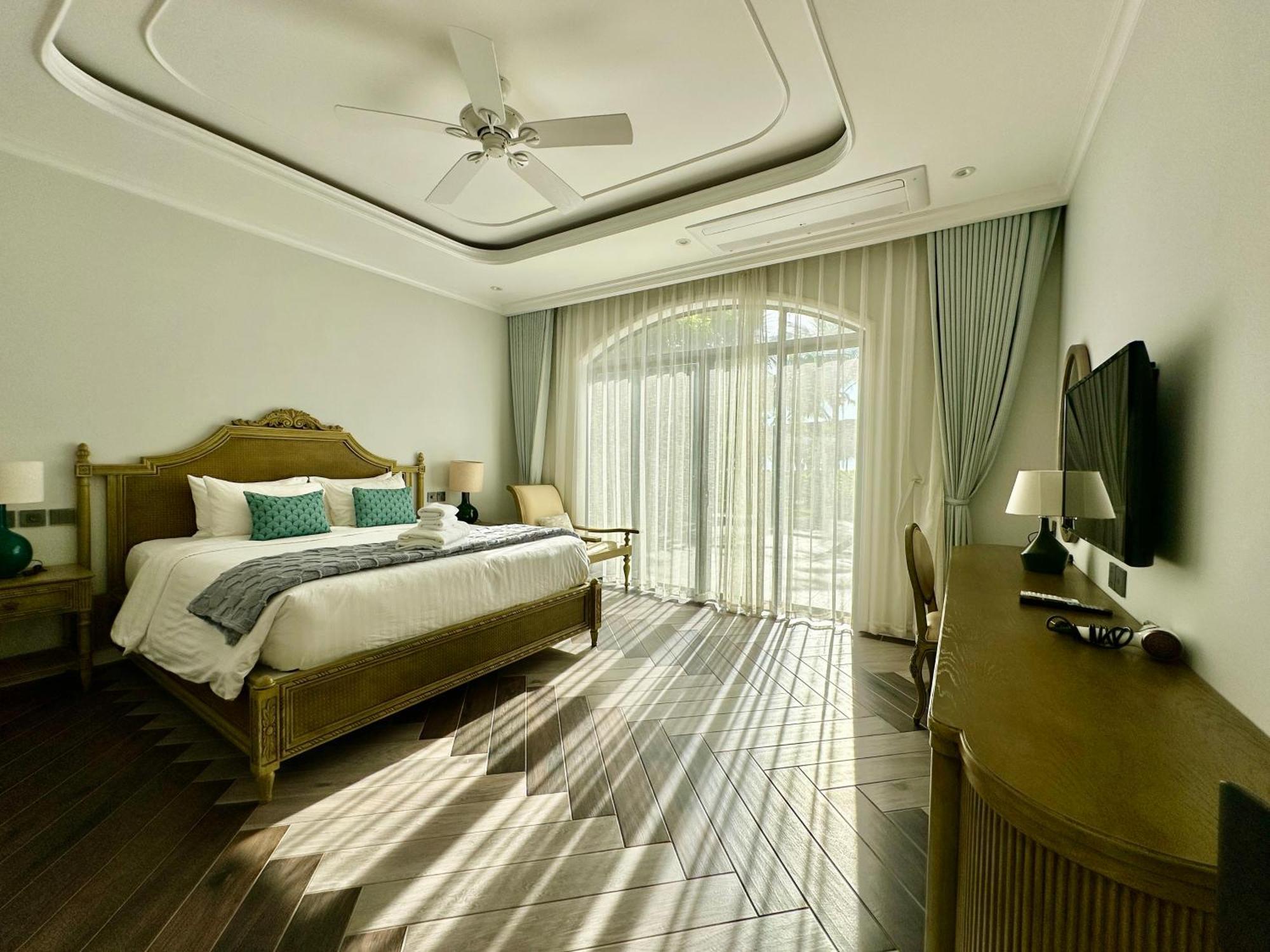 Bellevue West 4br Beachfront With Private Swimming Pool Villa Phu Quoc