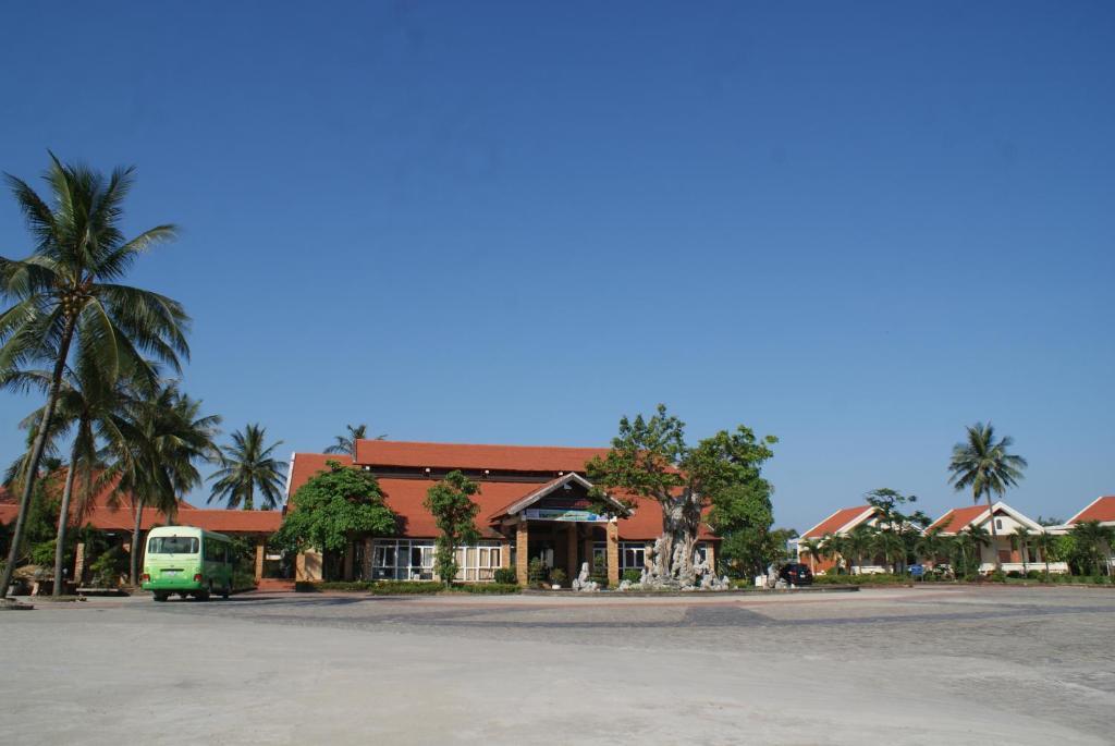 Stork Village Lang Co 3*