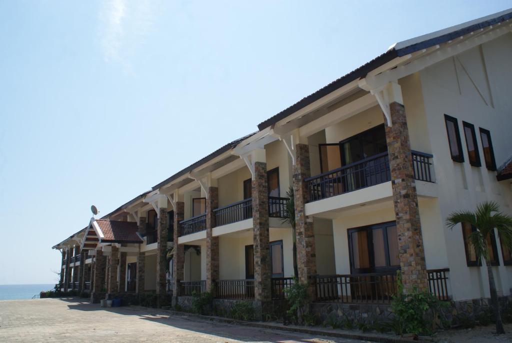 Stork Village Lang Co Resort