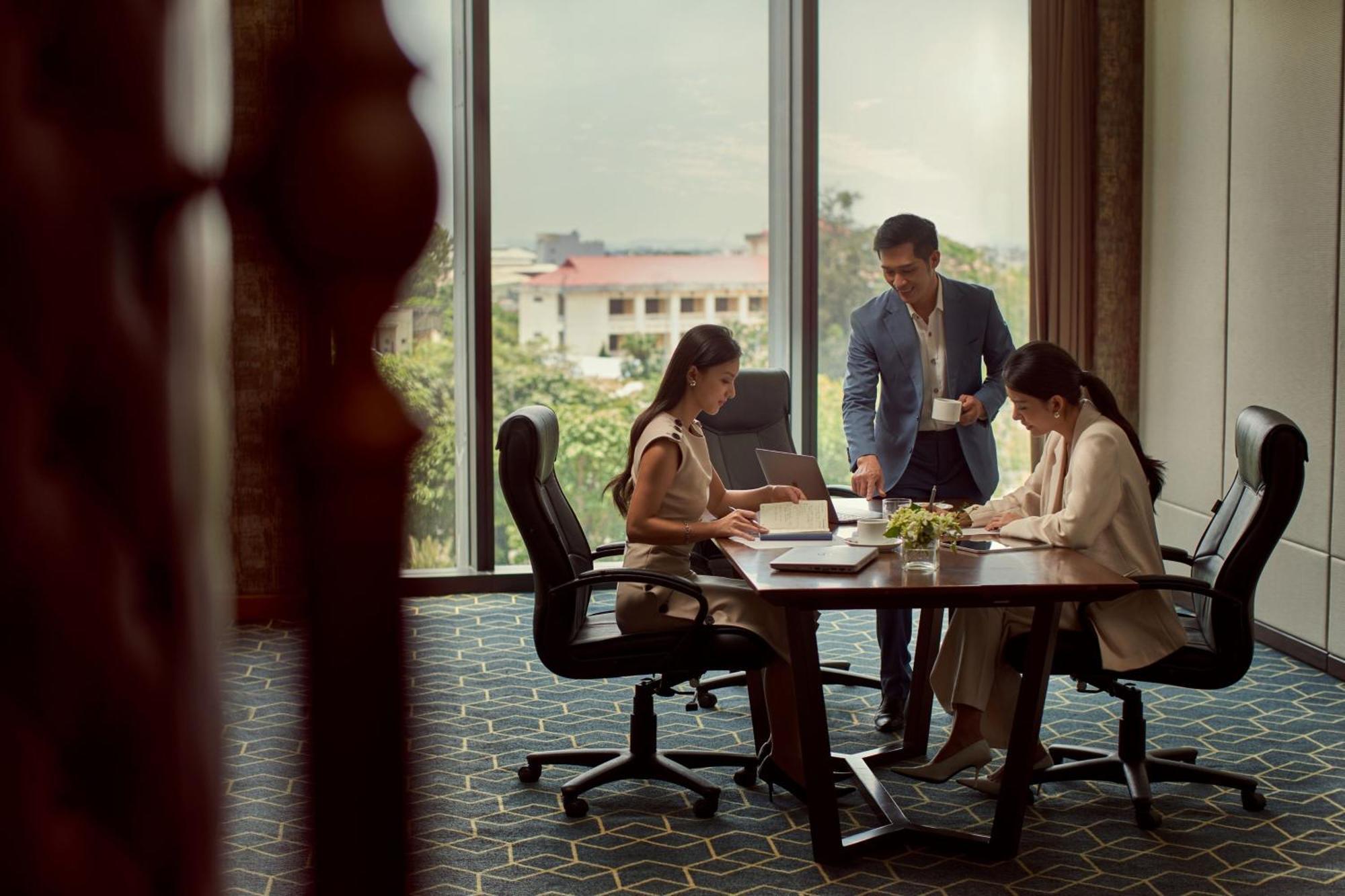 Sheraton Phong Hotel 5*