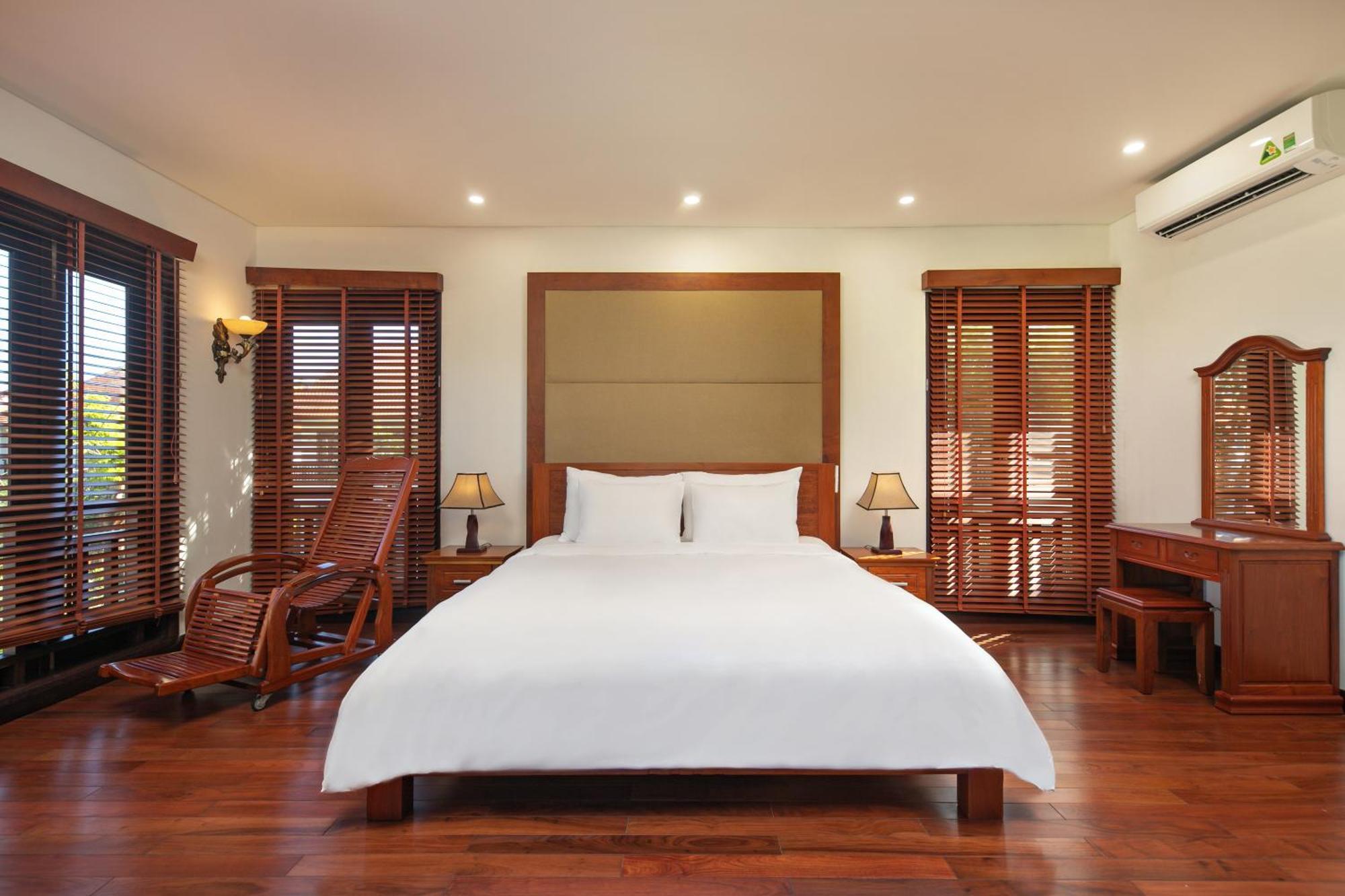 Purama Luxury Villa *