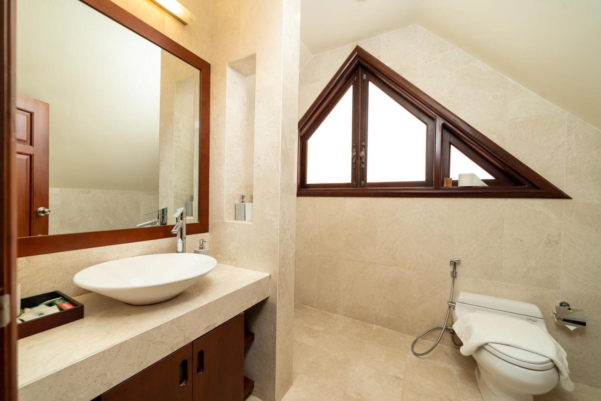 Purama Luxury Villa *