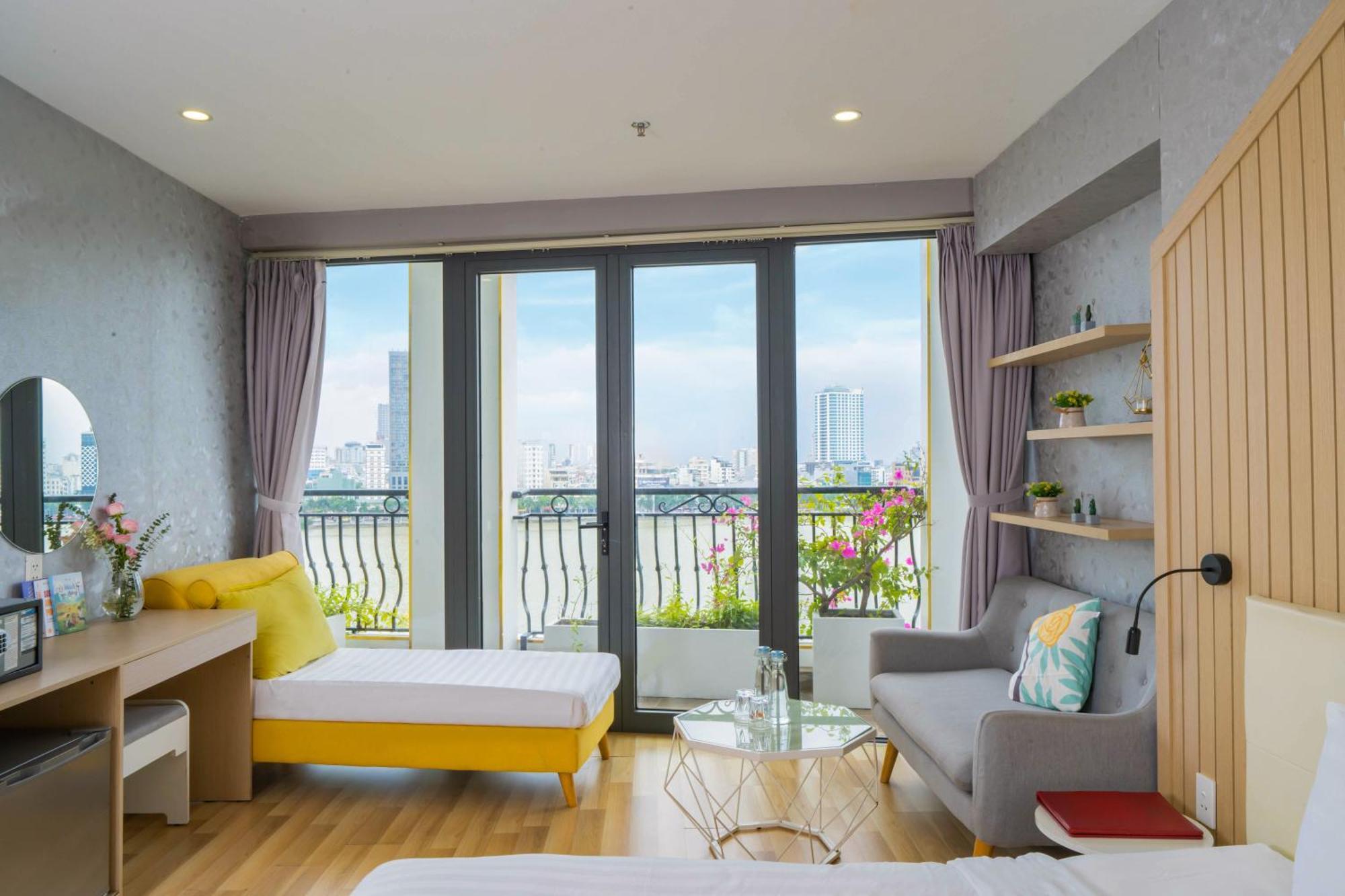 Hotel Happy Day Riverside & By Haviland 3*
