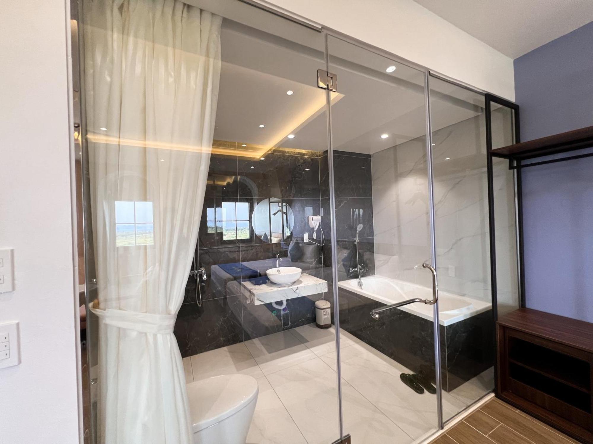Edenam Boutique Ha Long