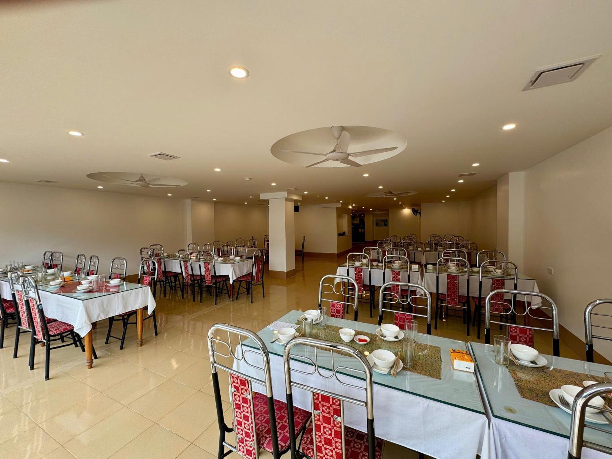 Khách sạn Cong Fu 2*